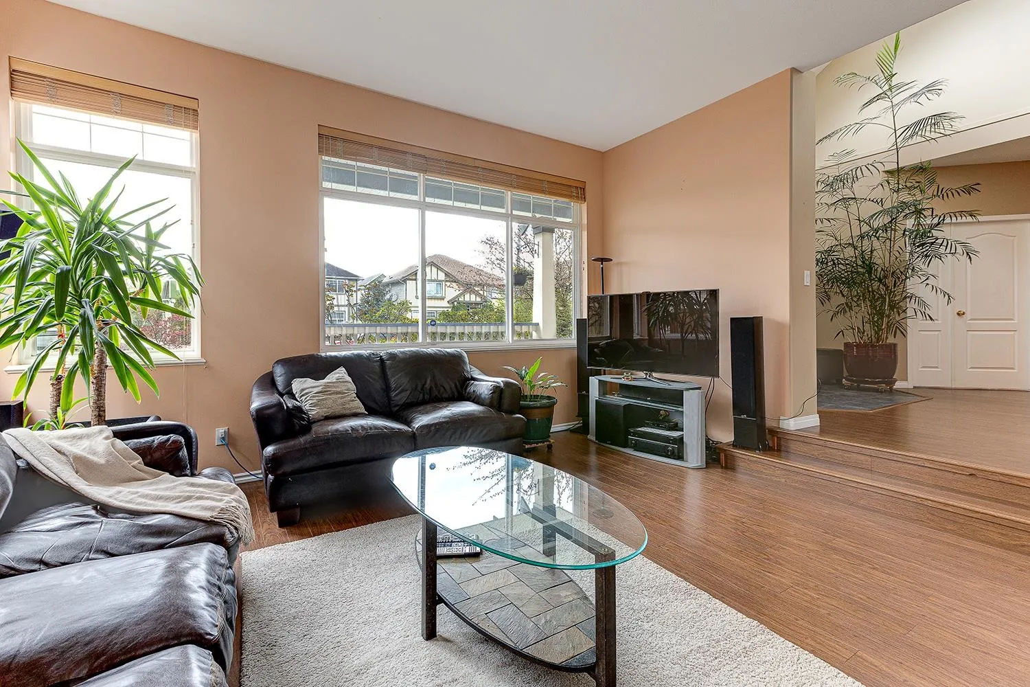 1077 Riverside Drive