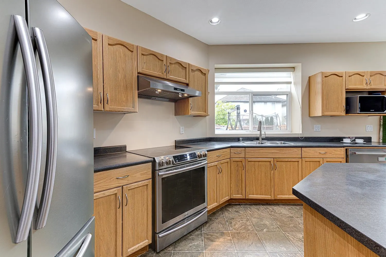 1077 Riverside Drive