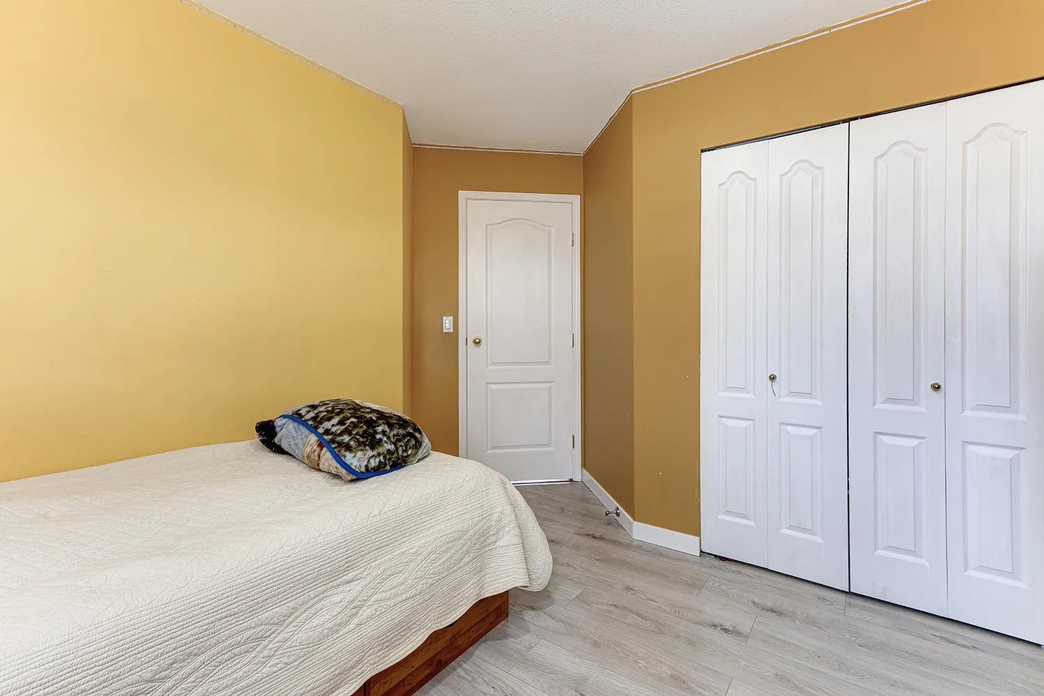 1077 Riverside Drive