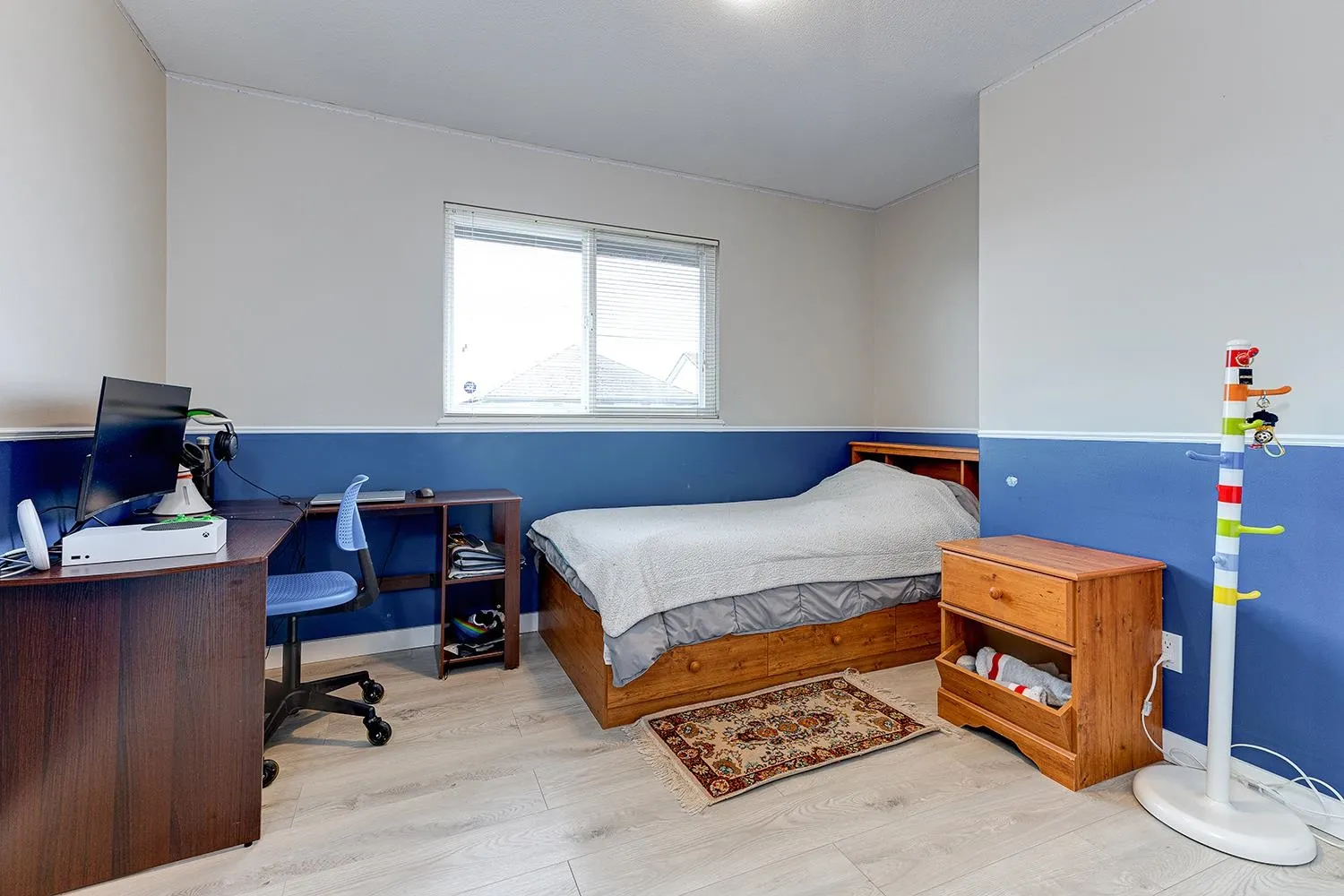 1077 Riverside Drive