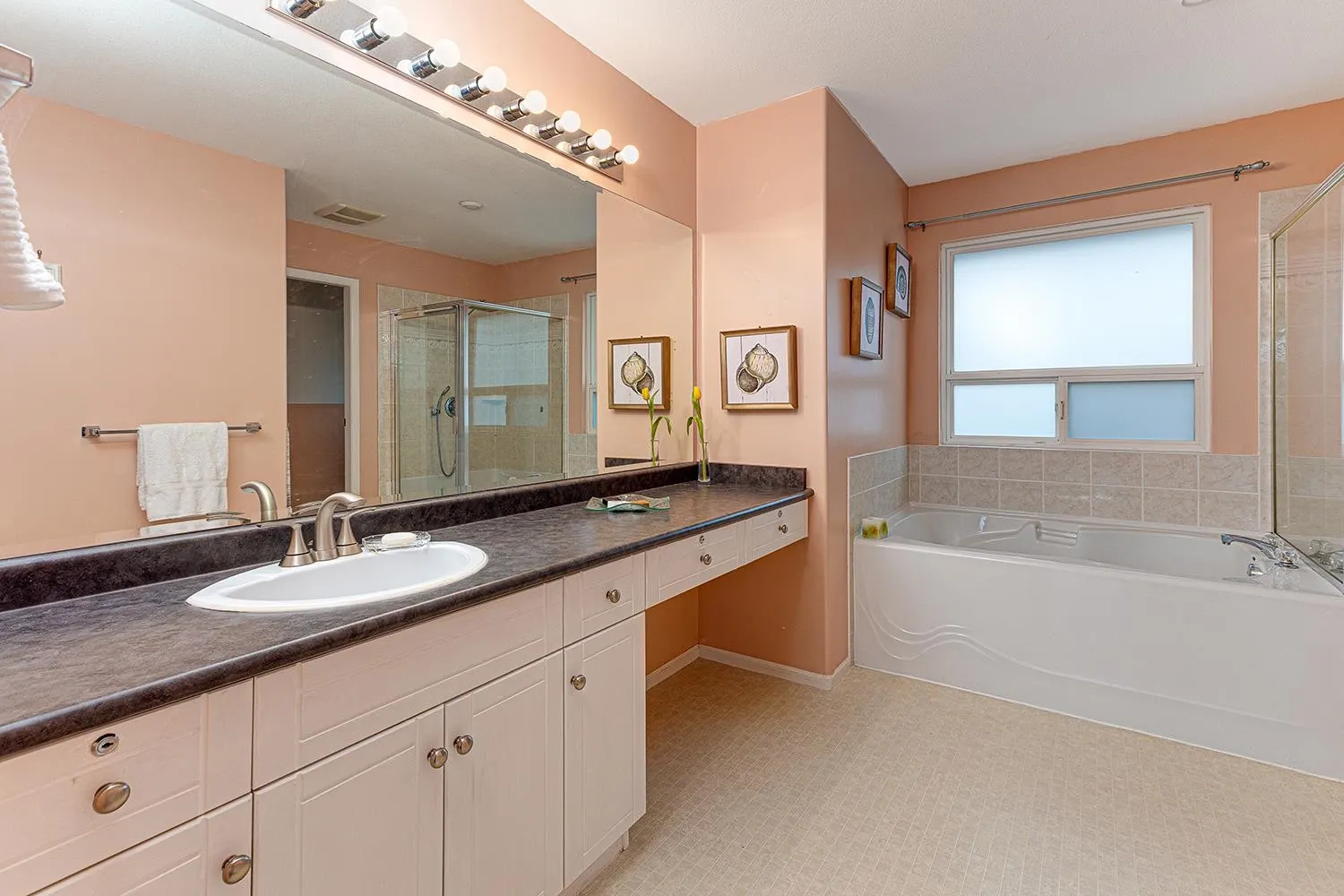 1077 Riverside Drive