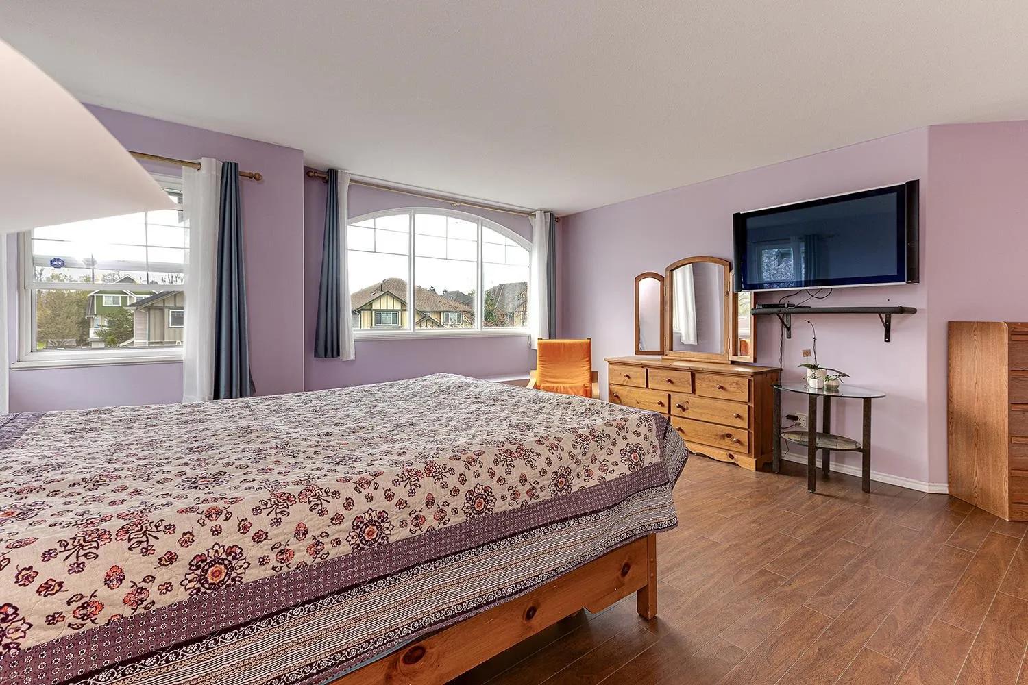 1077 Riverside Drive