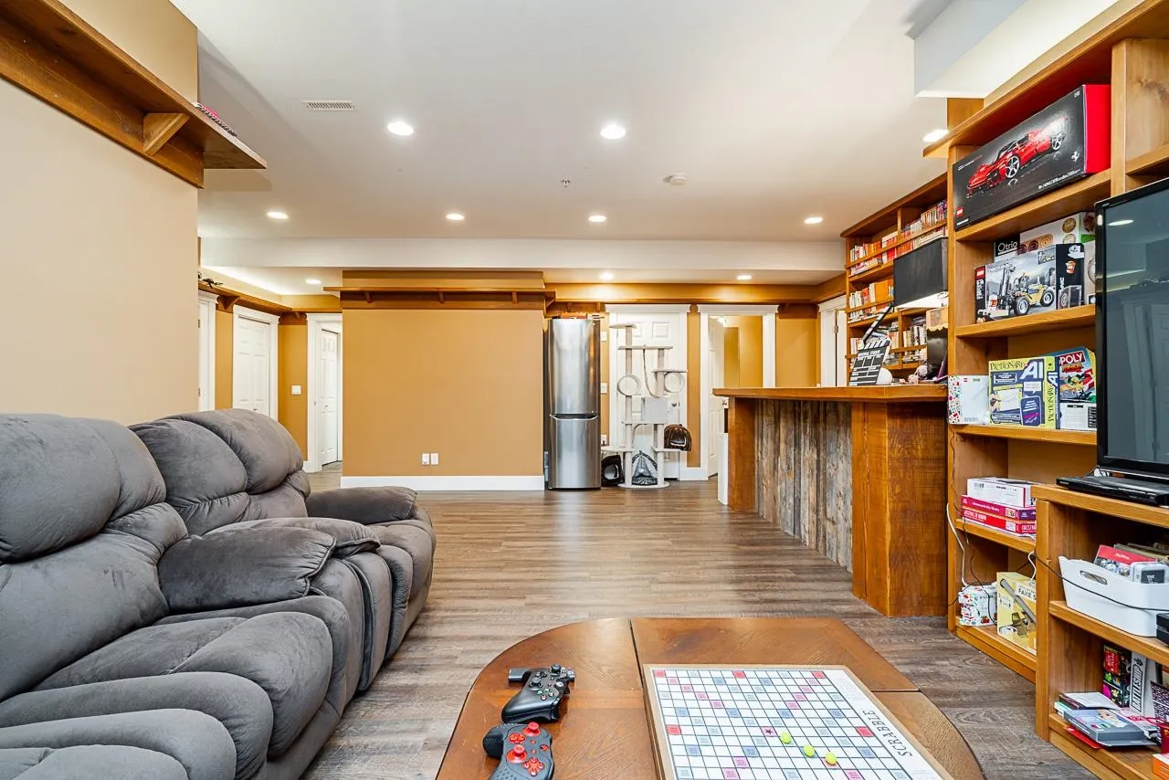 16 13210 Shoesmith Crescent