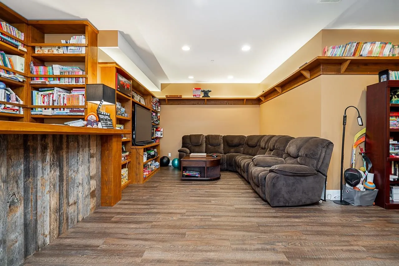 16 13210 Shoesmith Crescent