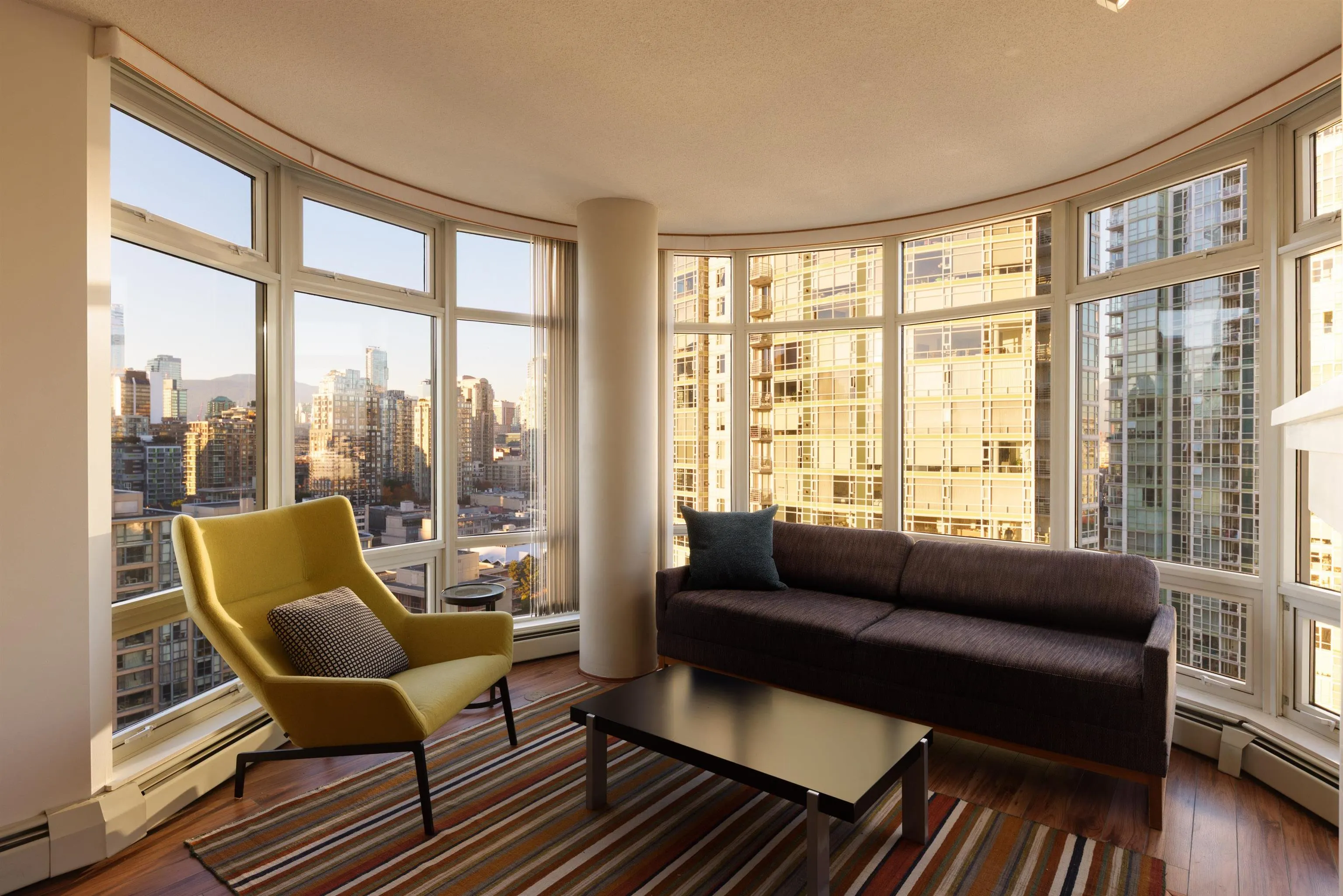 2305 1199 Marinaside Crescent