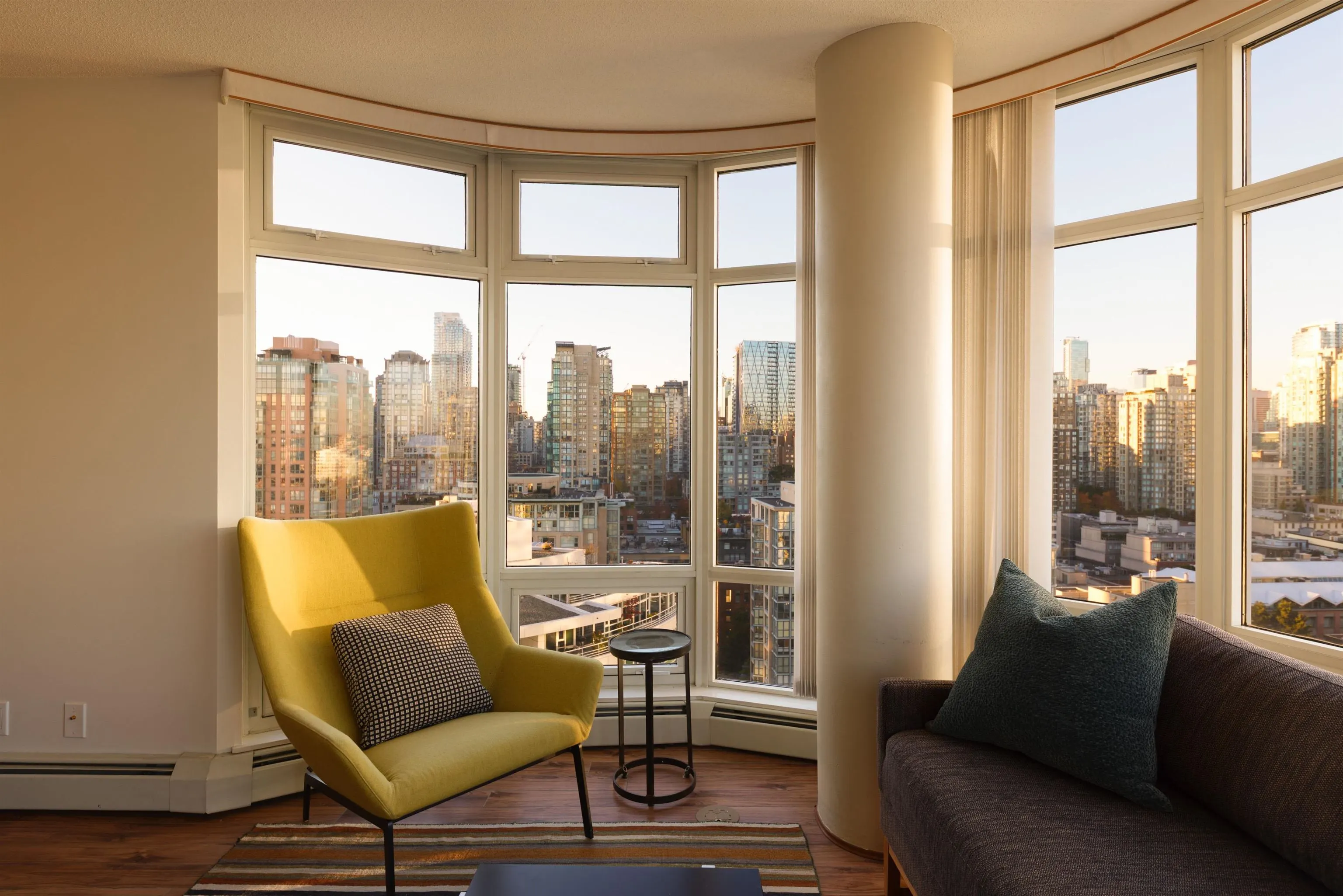 2305 1199 Marinaside Crescent