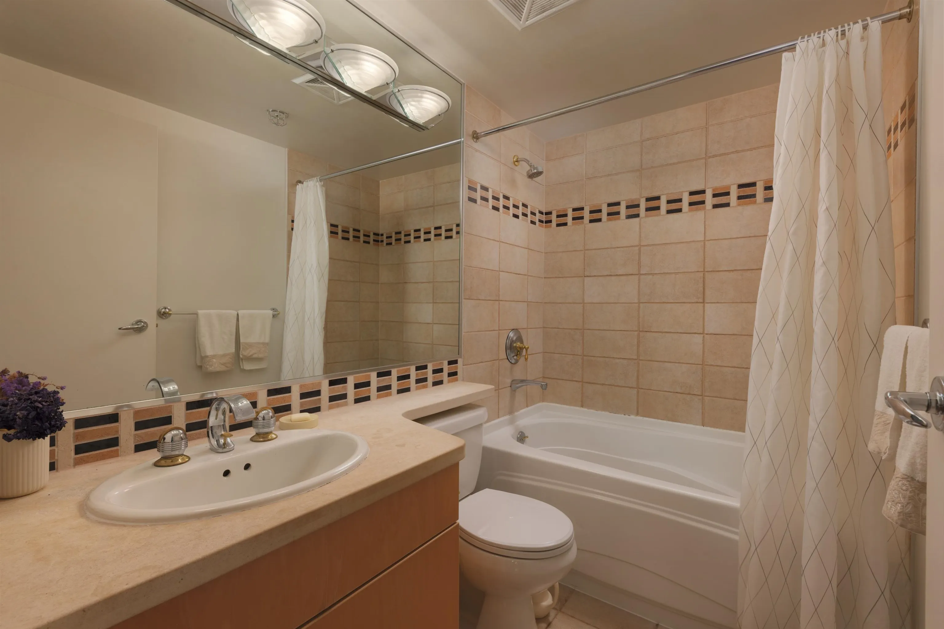 2305 1199 Marinaside Crescent