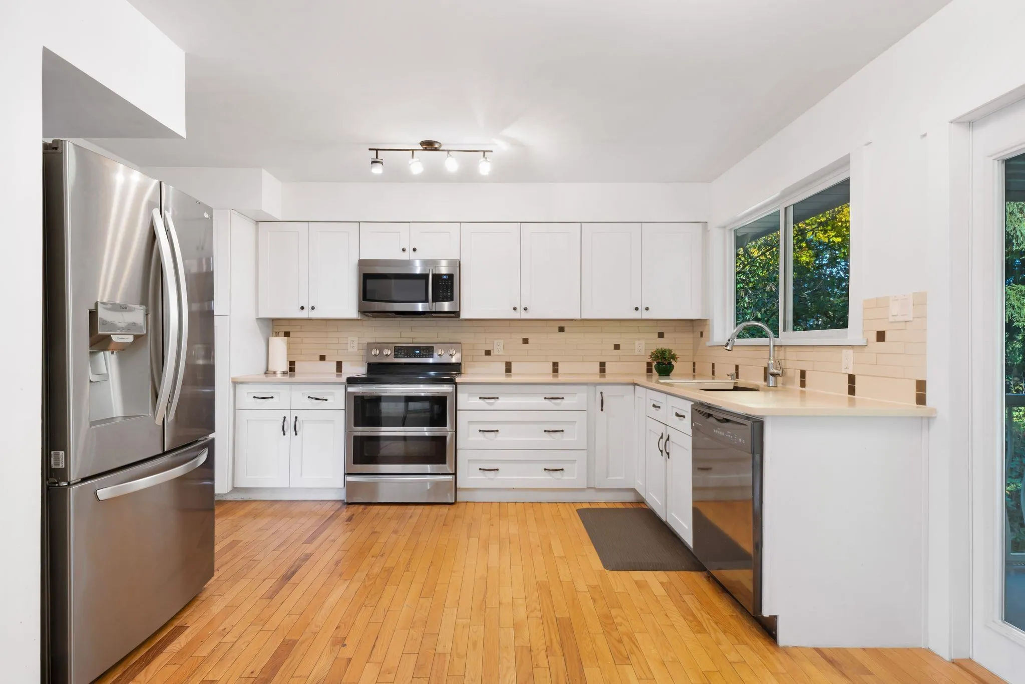 3870 Richmond Street