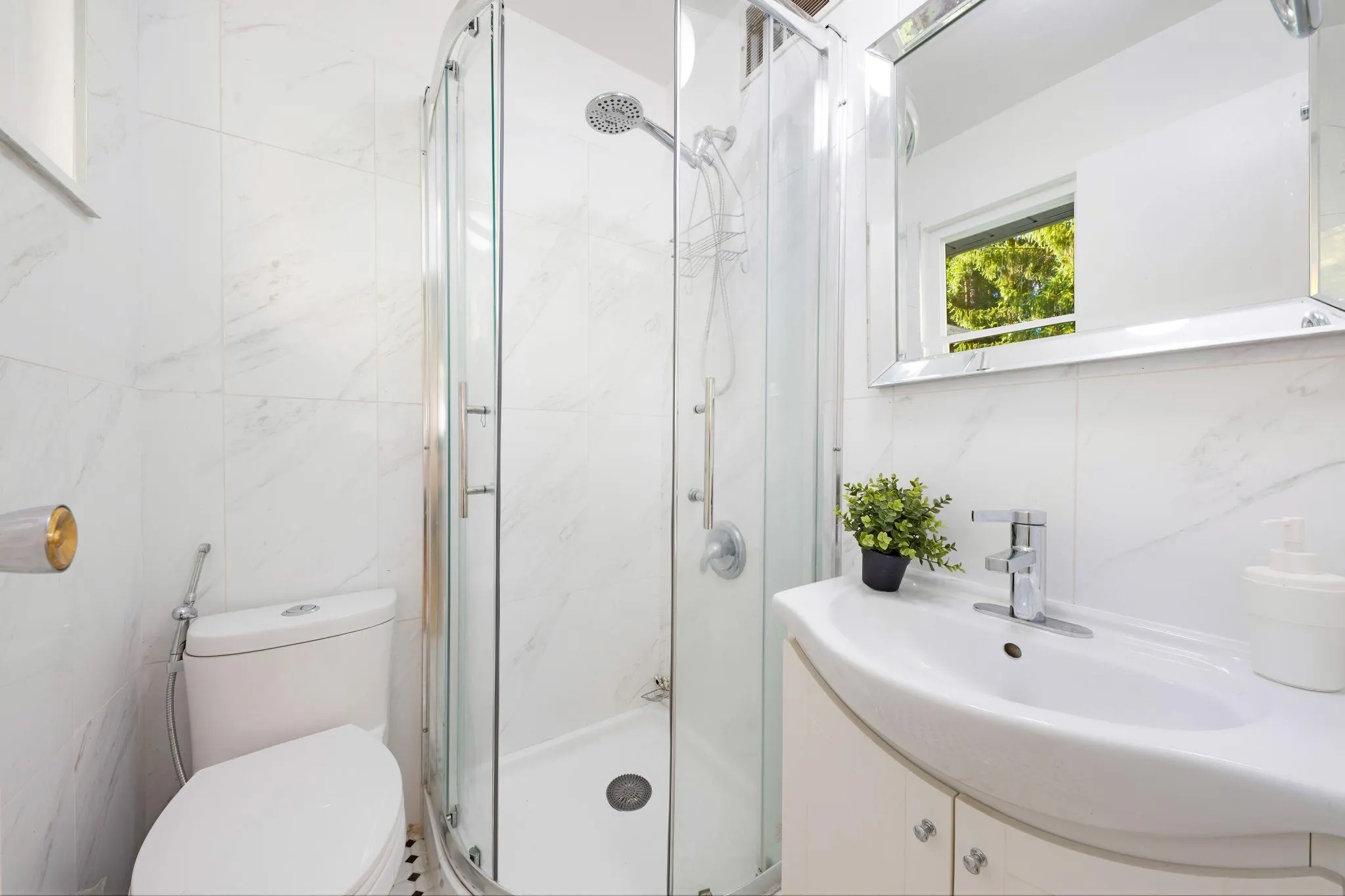 3870 Richmond Street