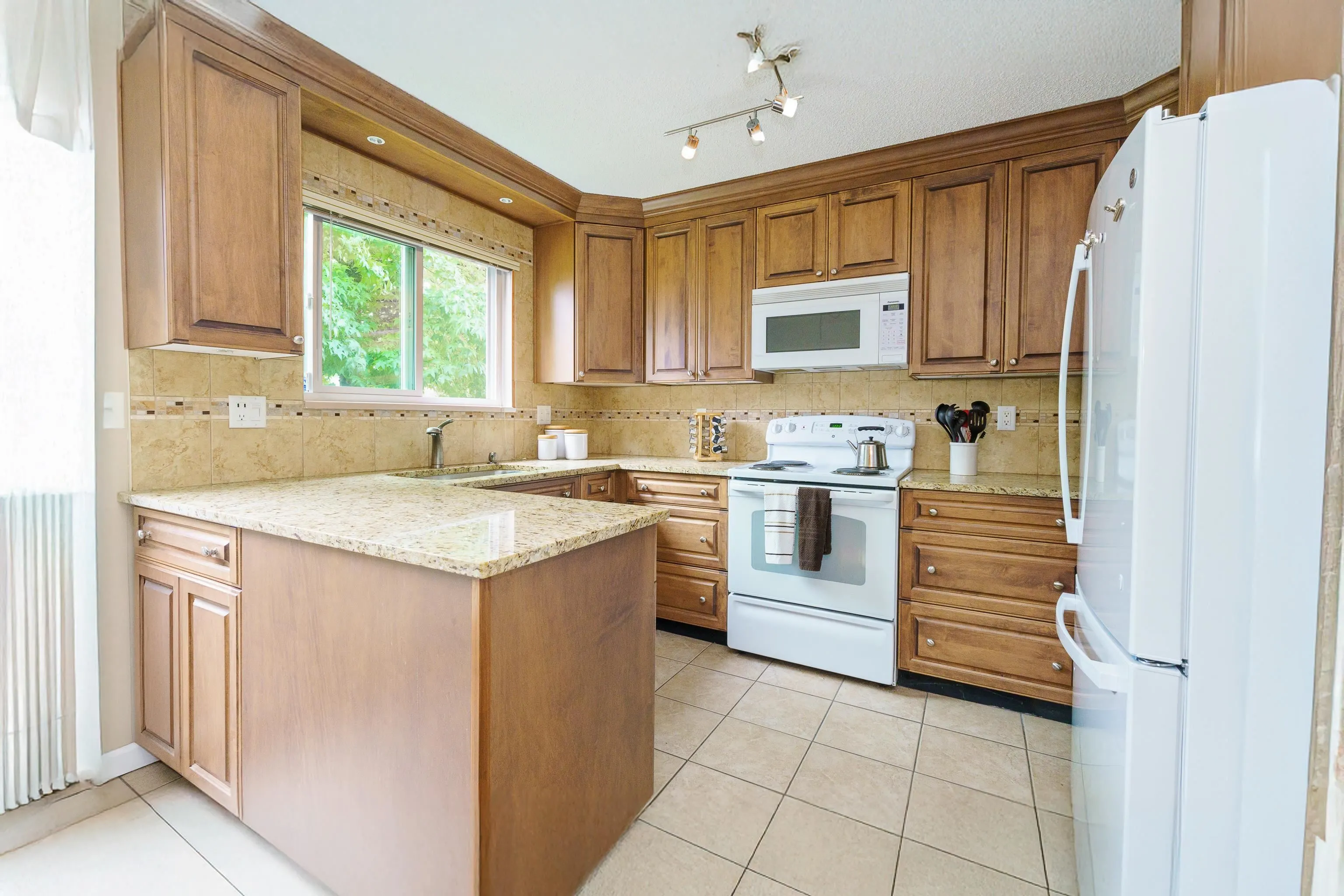 1276 Gabriola Drive