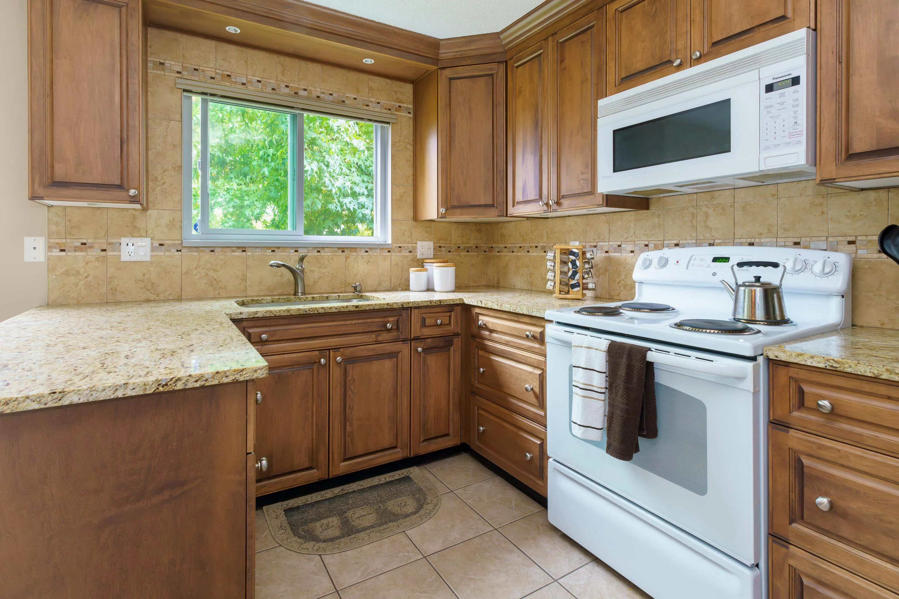 1276 Gabriola Drive