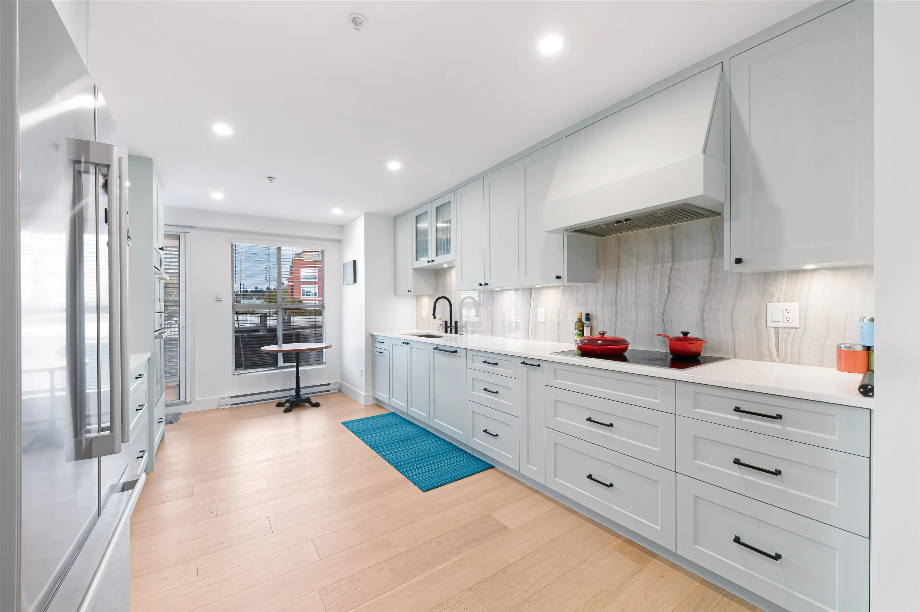 105 2 Renaissance Square