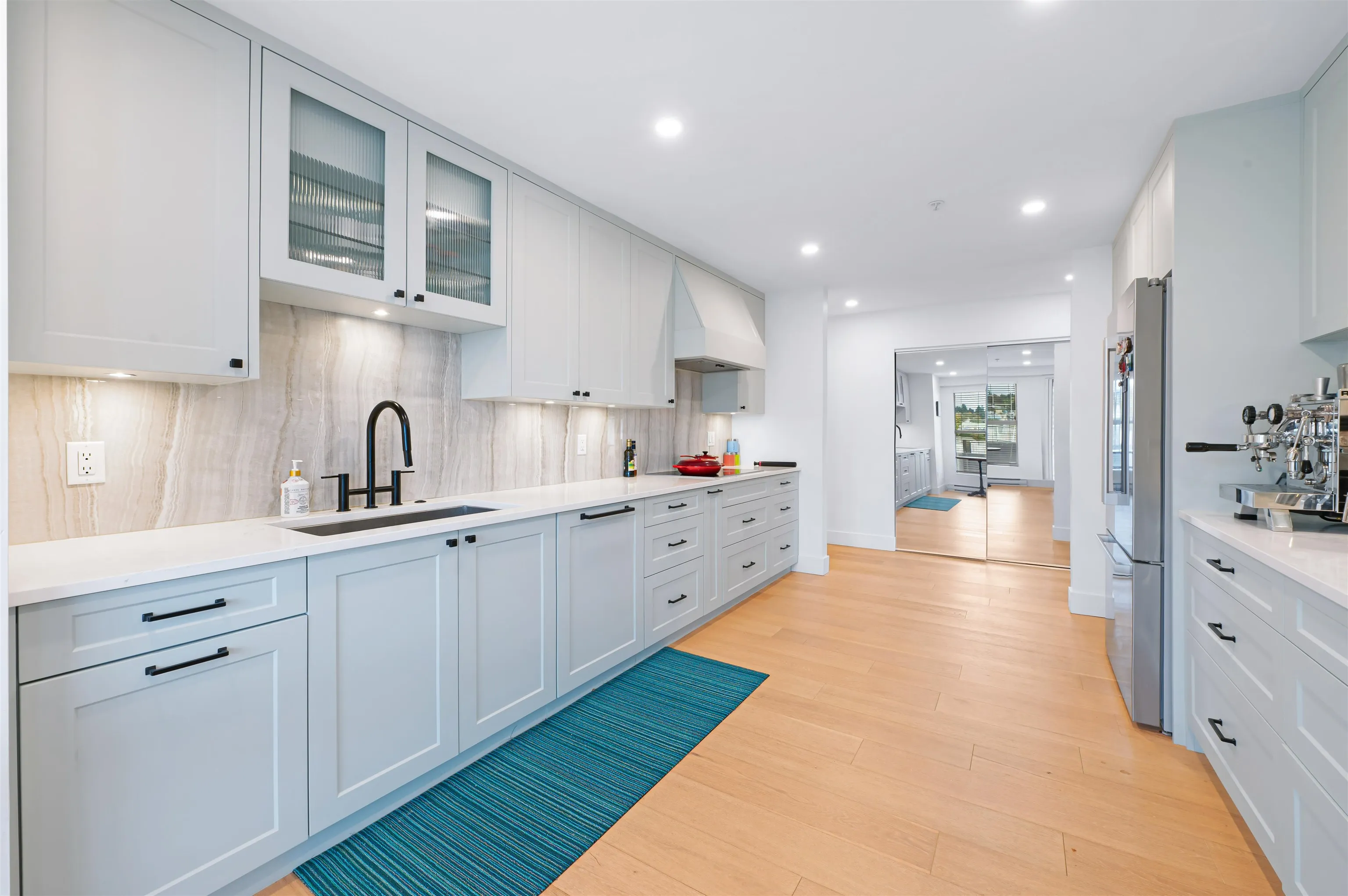 105 2 Renaissance Square