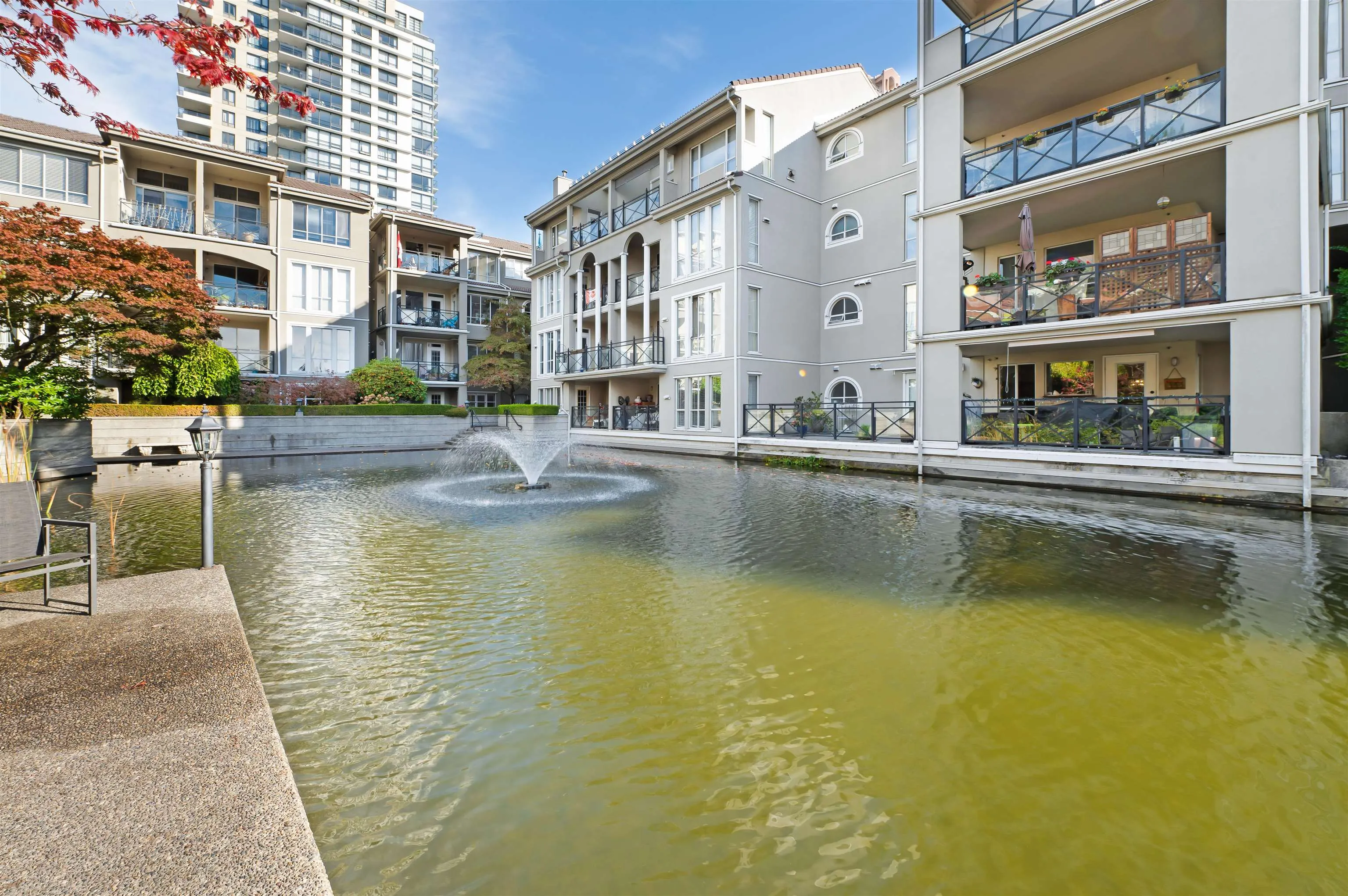 105 2 Renaissance Square