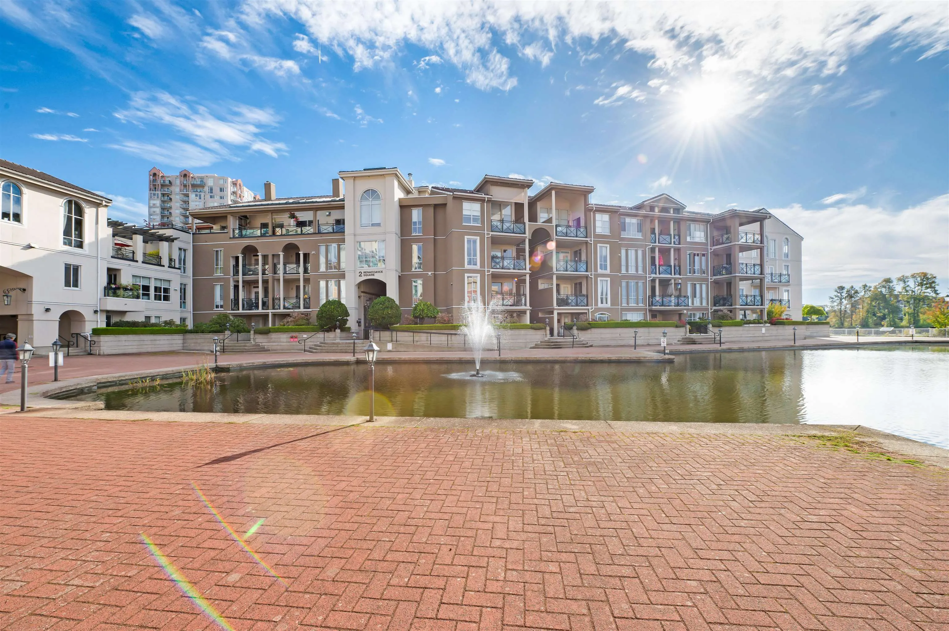 105 2 Renaissance Square