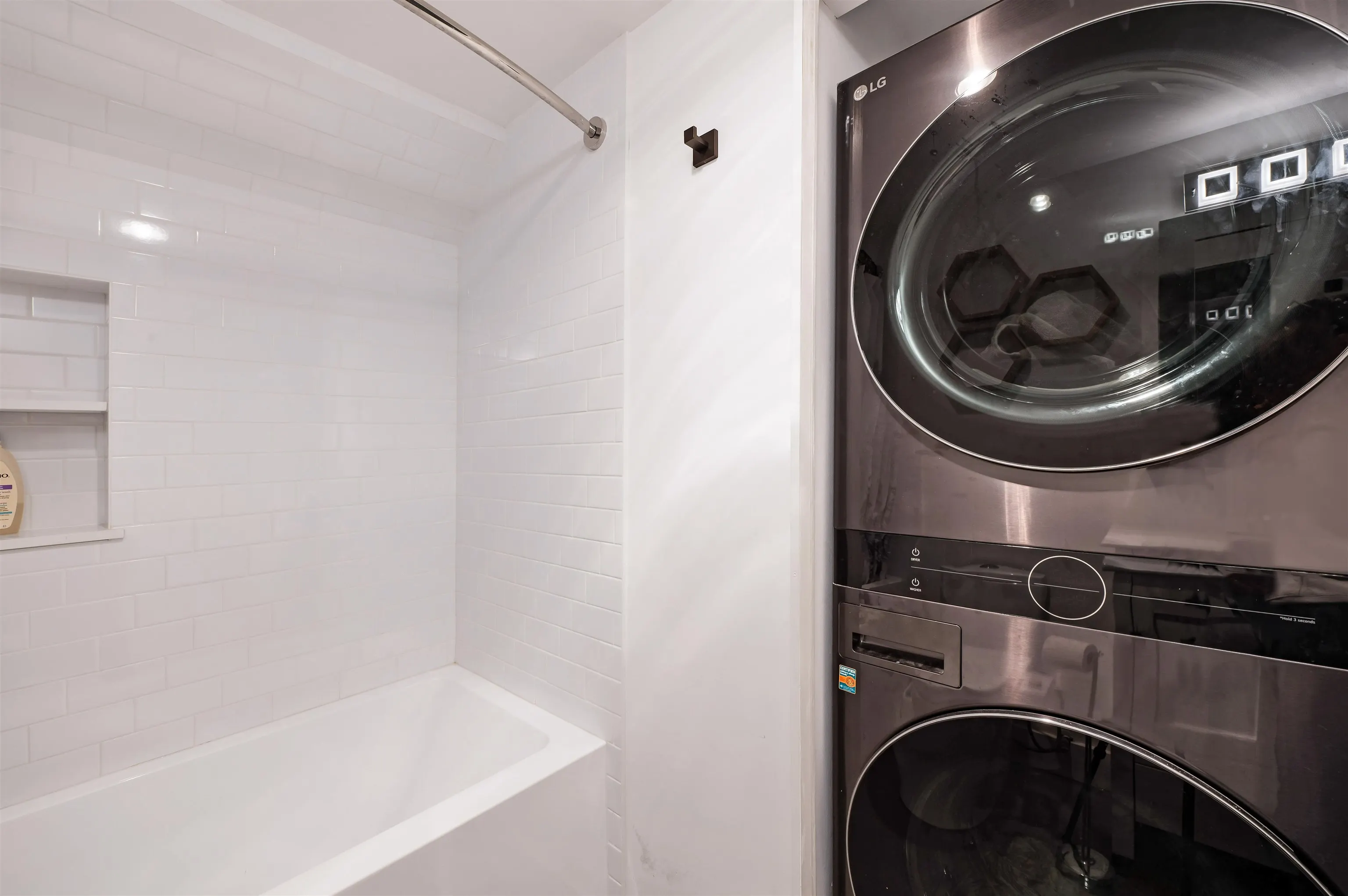 105 2 Renaissance Square