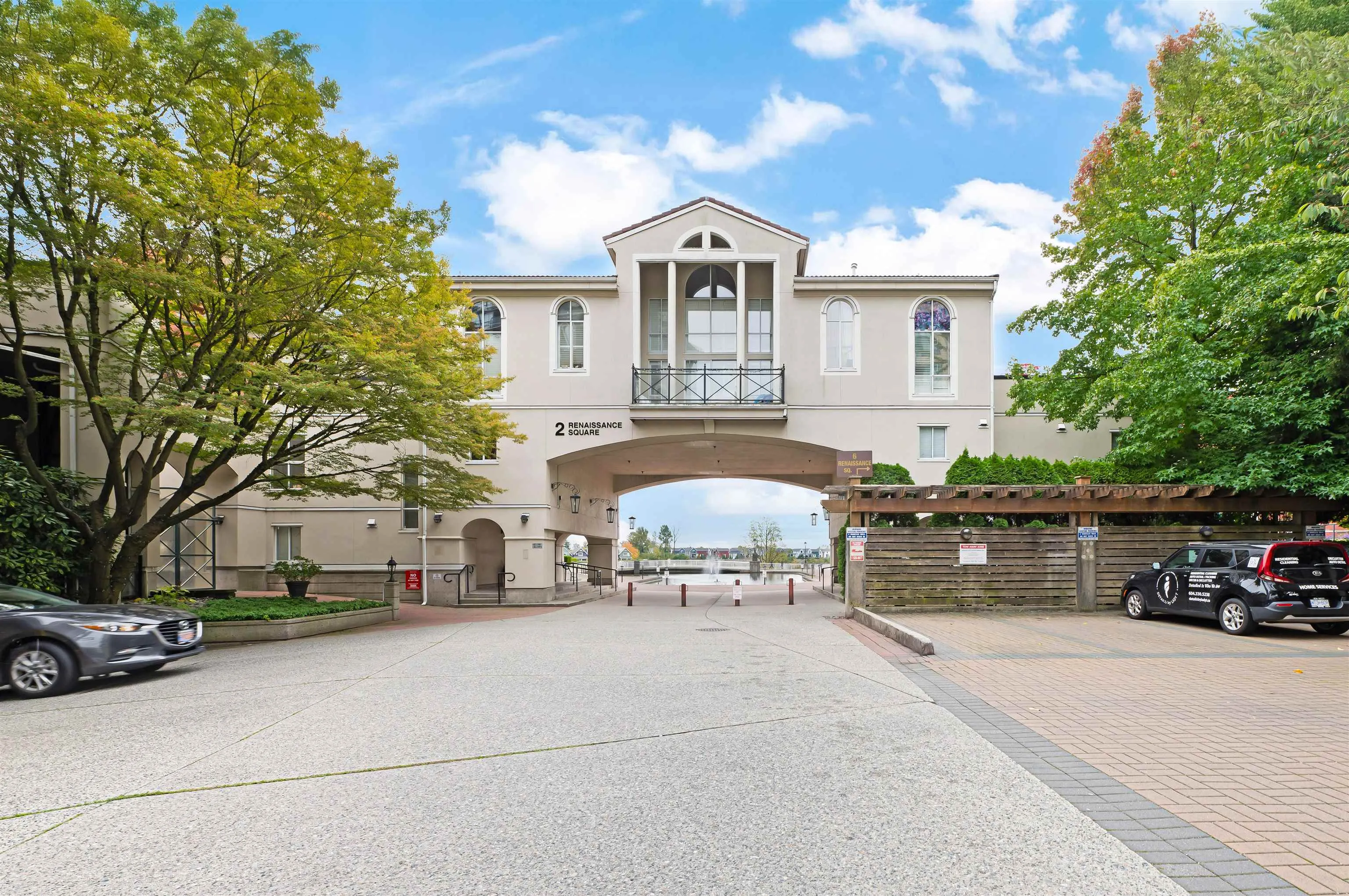 105 2 Renaissance Square