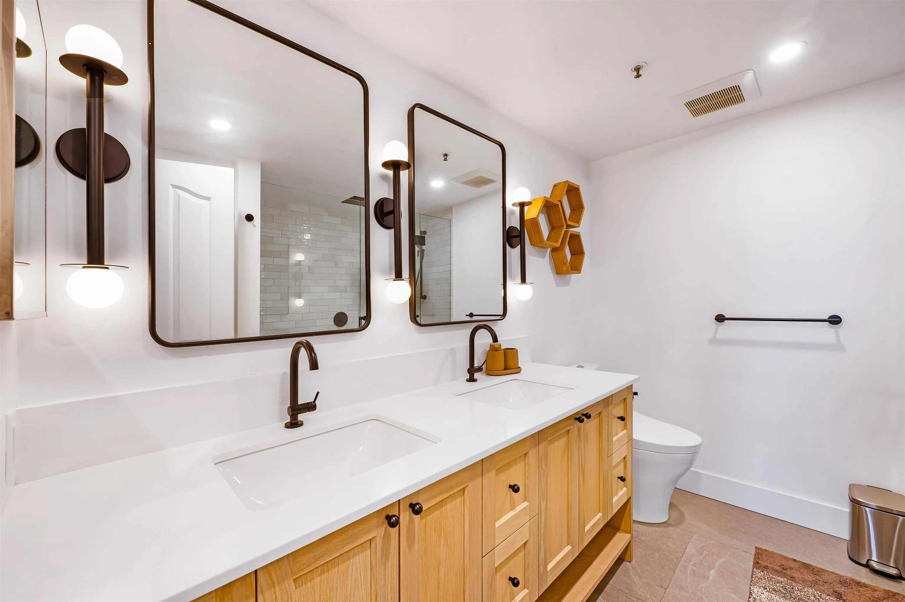 105 2 Renaissance Square