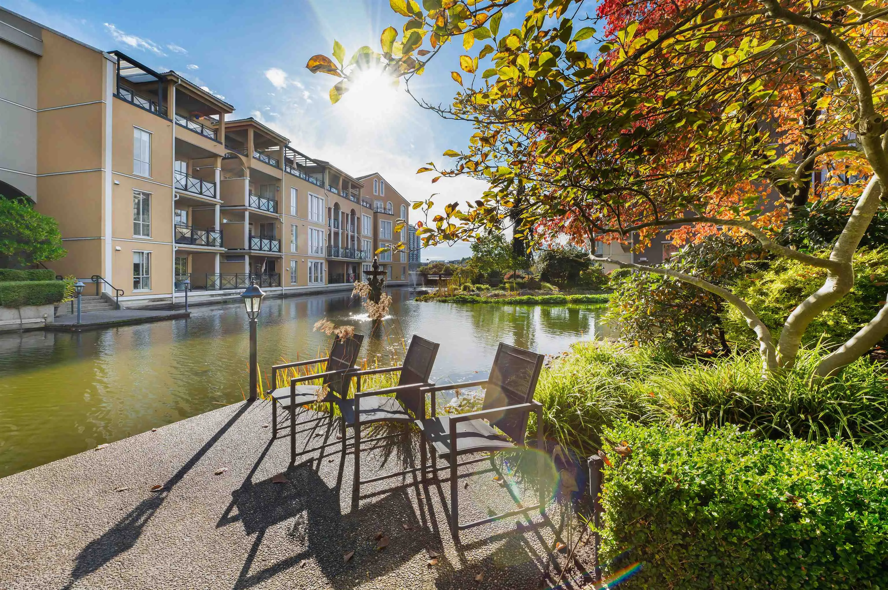 105 2 Renaissance Square