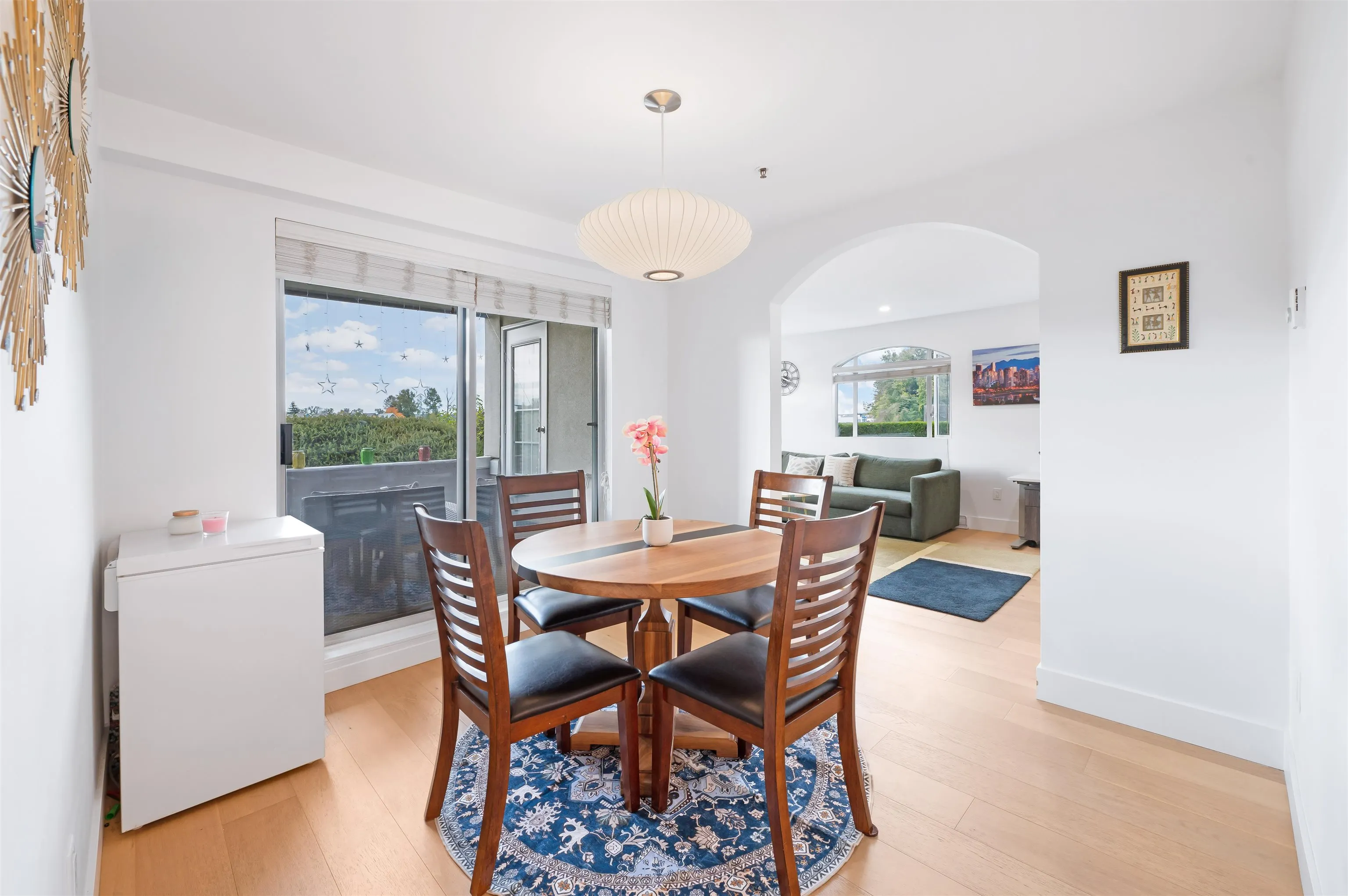 105 2 Renaissance Square