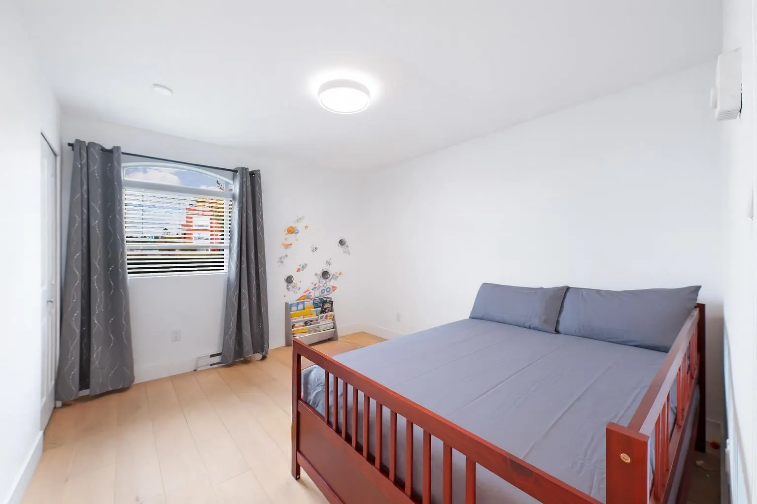 105 2 Renaissance Square