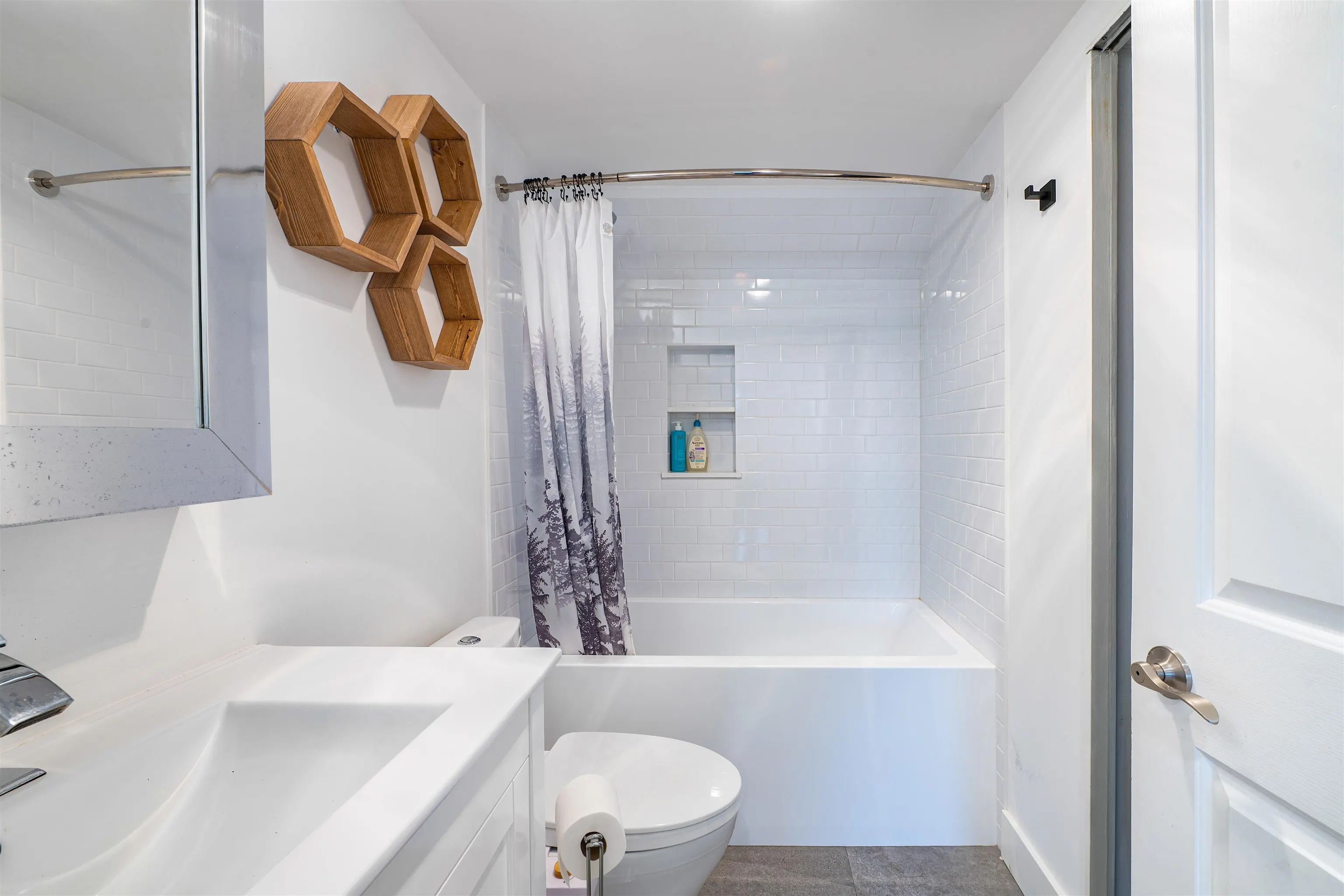 105 2 Renaissance Square