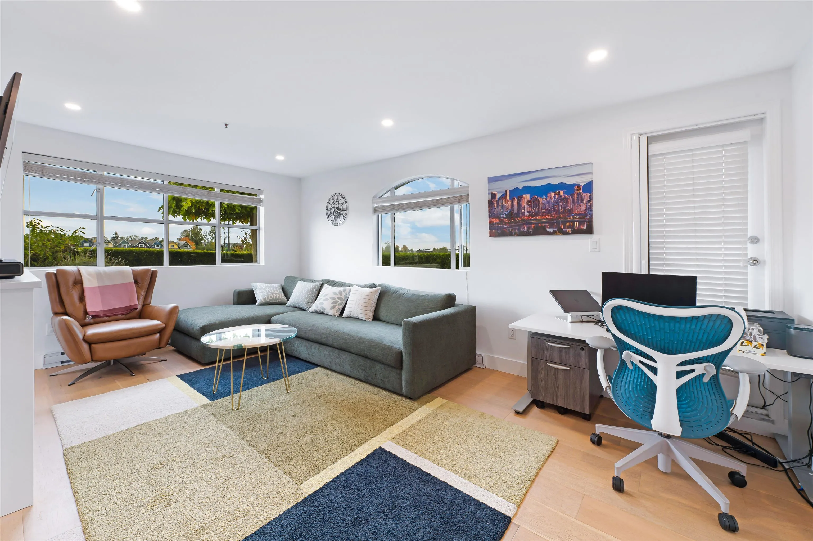 105 2 Renaissance Square