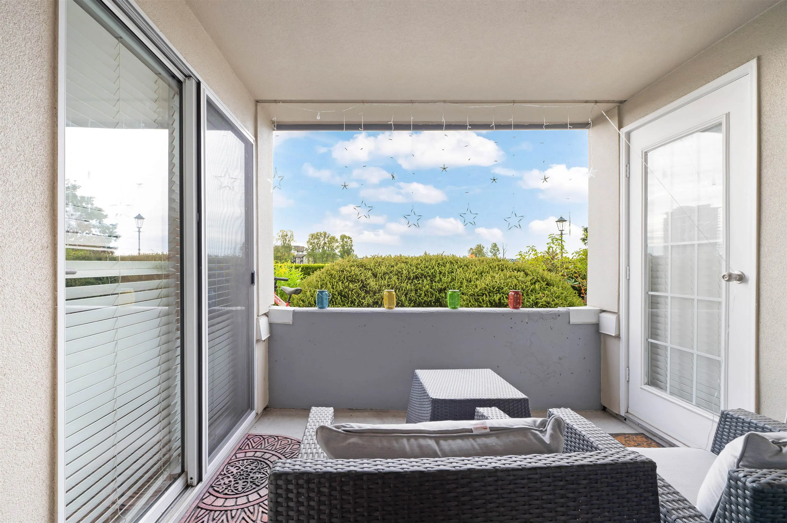 105 2 Renaissance Square