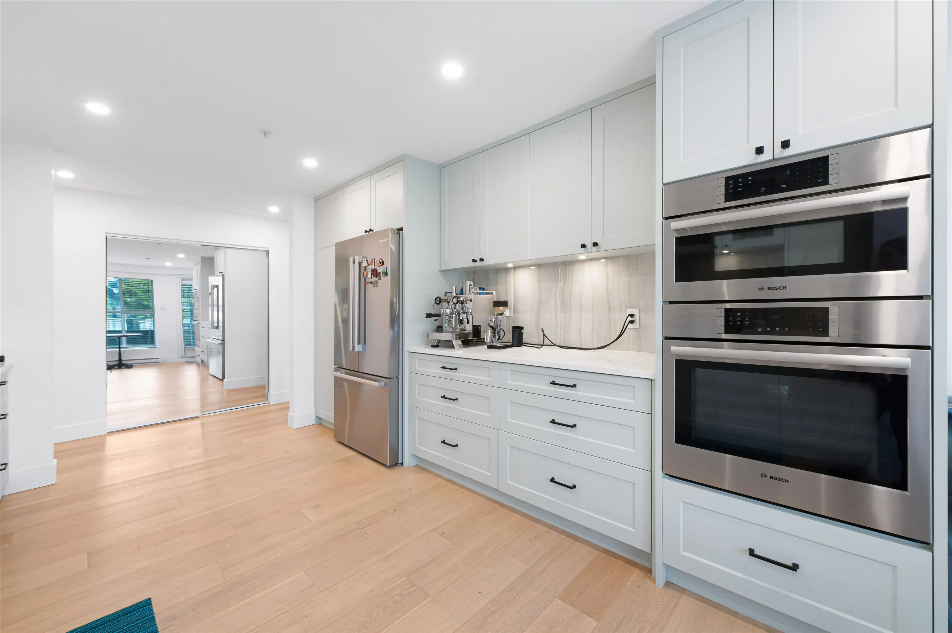 105 2 Renaissance Square