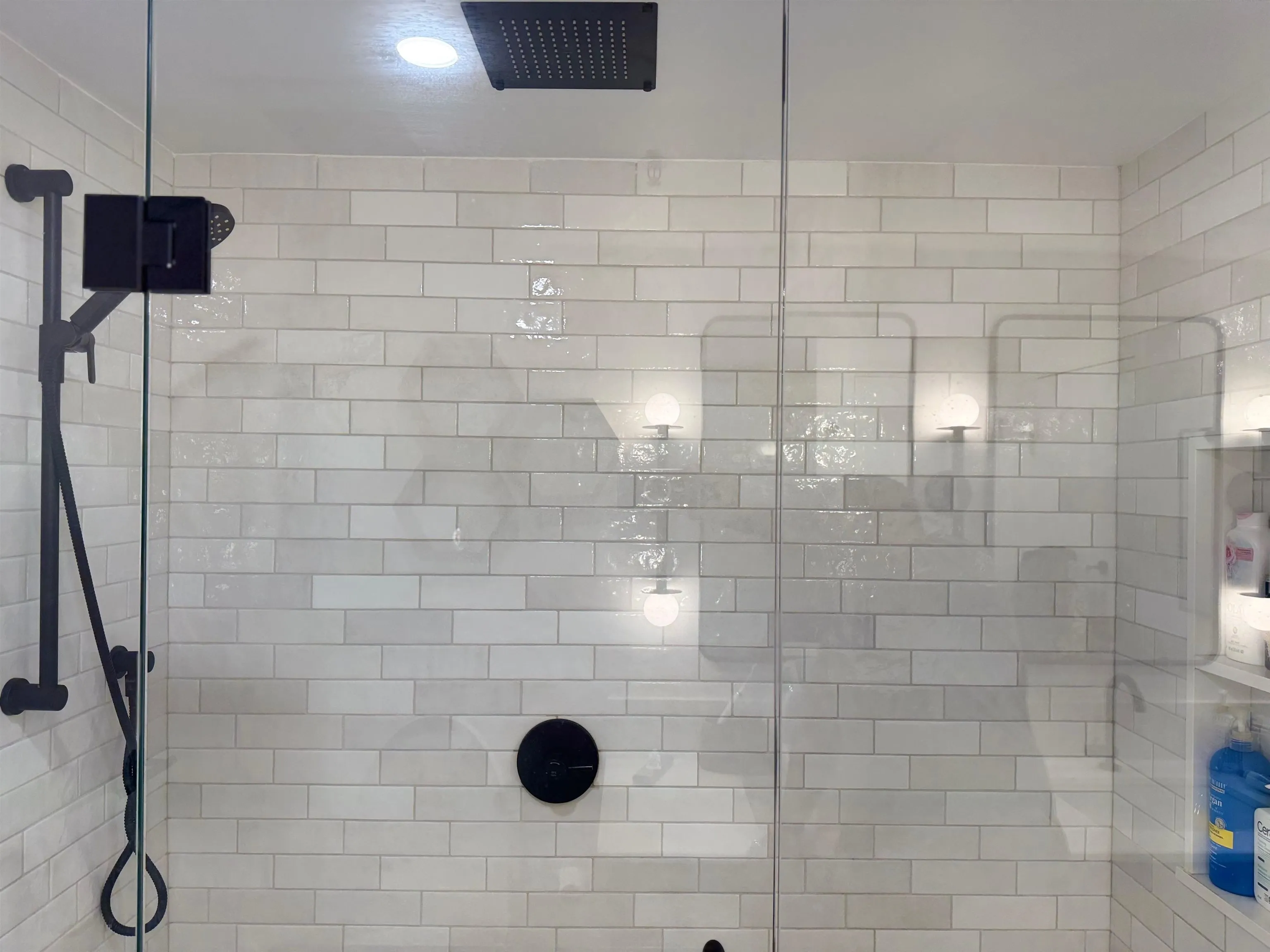 105 2 Renaissance Square