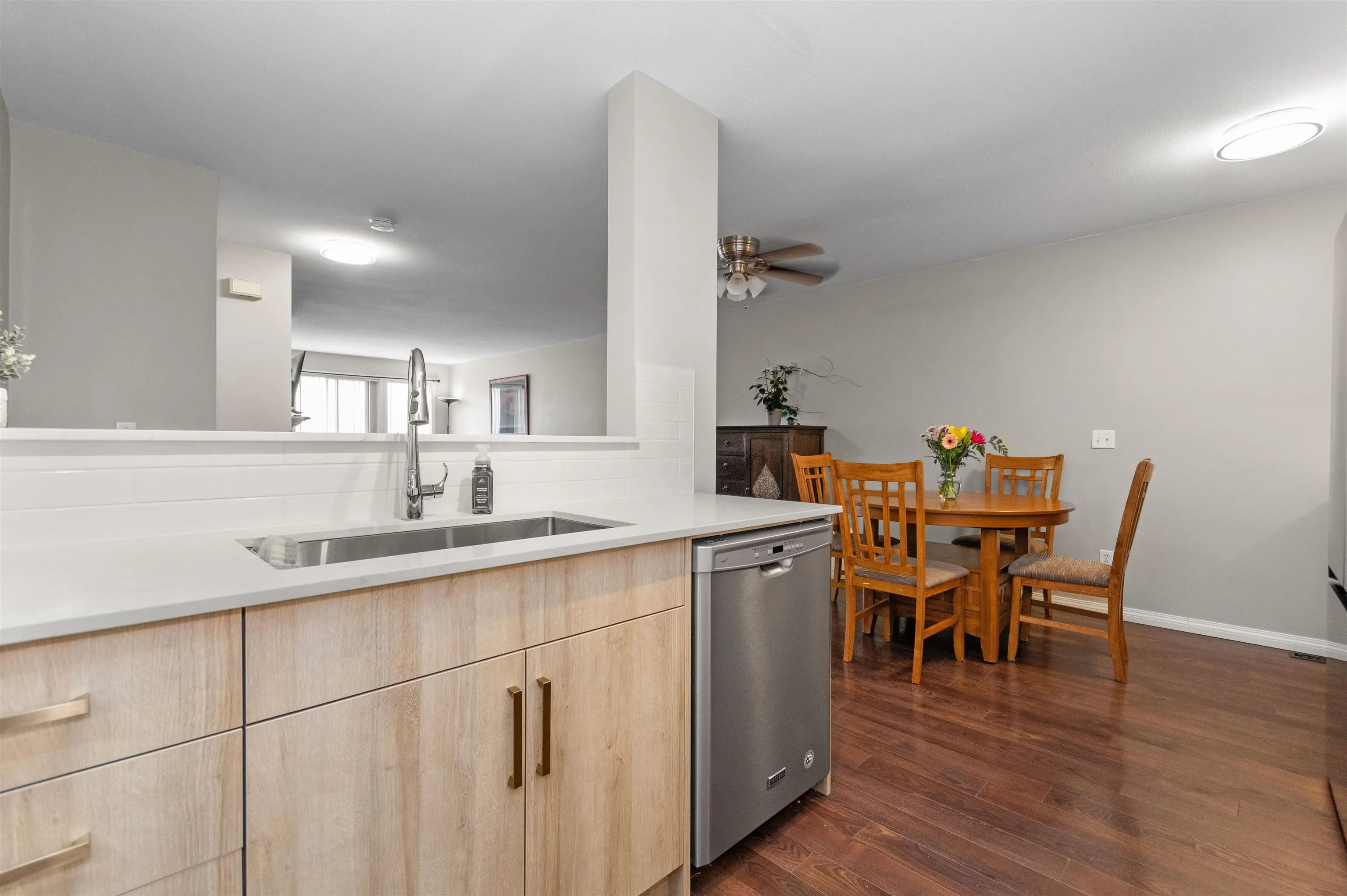 1602 5260 Goldspring Place