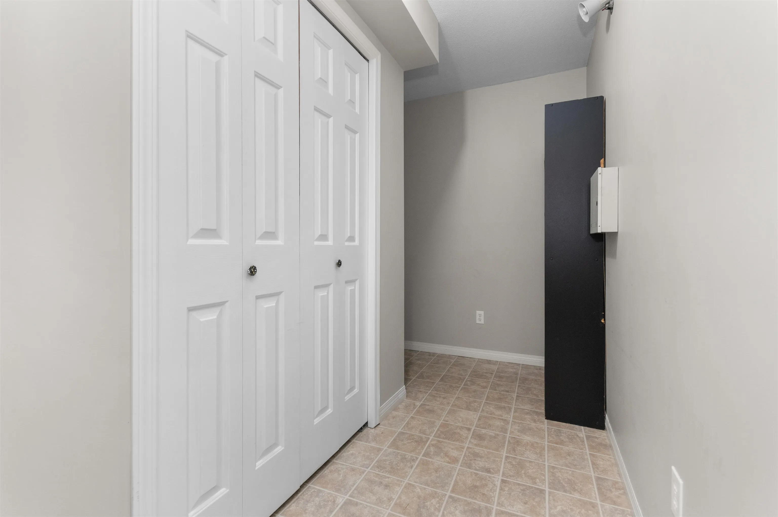 1602 5260 Goldspring Place