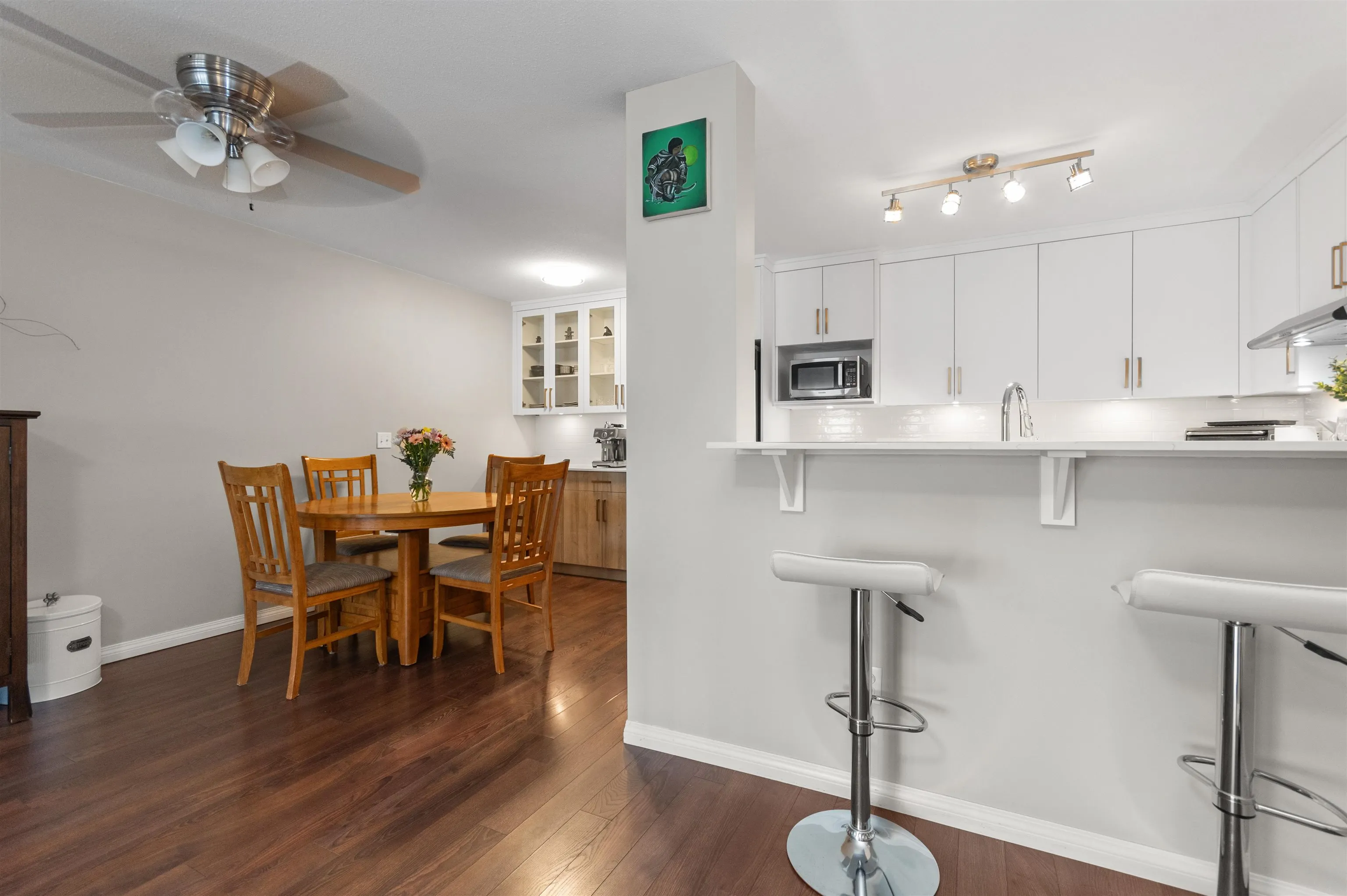 1602 5260 Goldspring Place