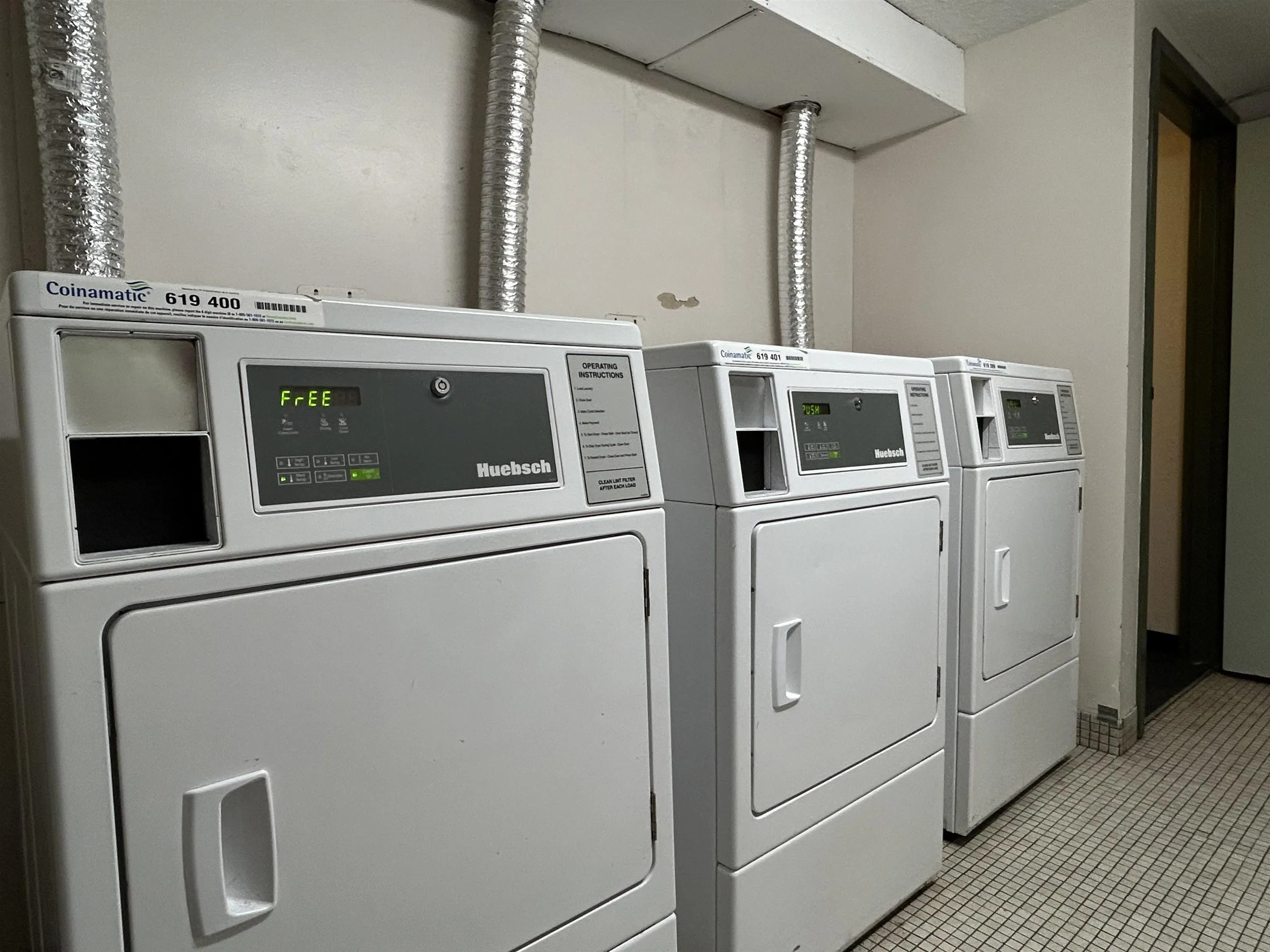 211 466 E Eighth Avenue