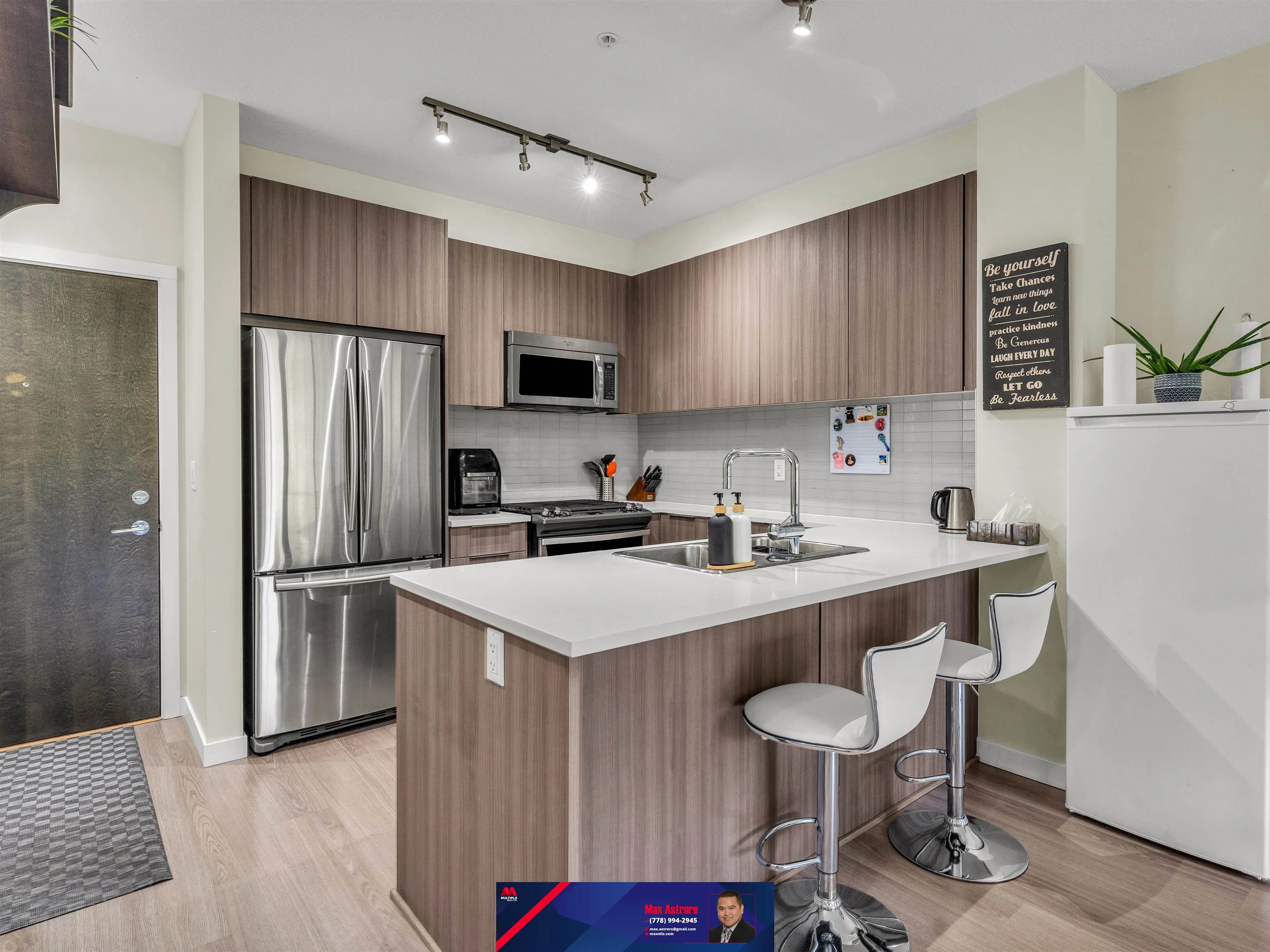 302 1151 Windsor Mews