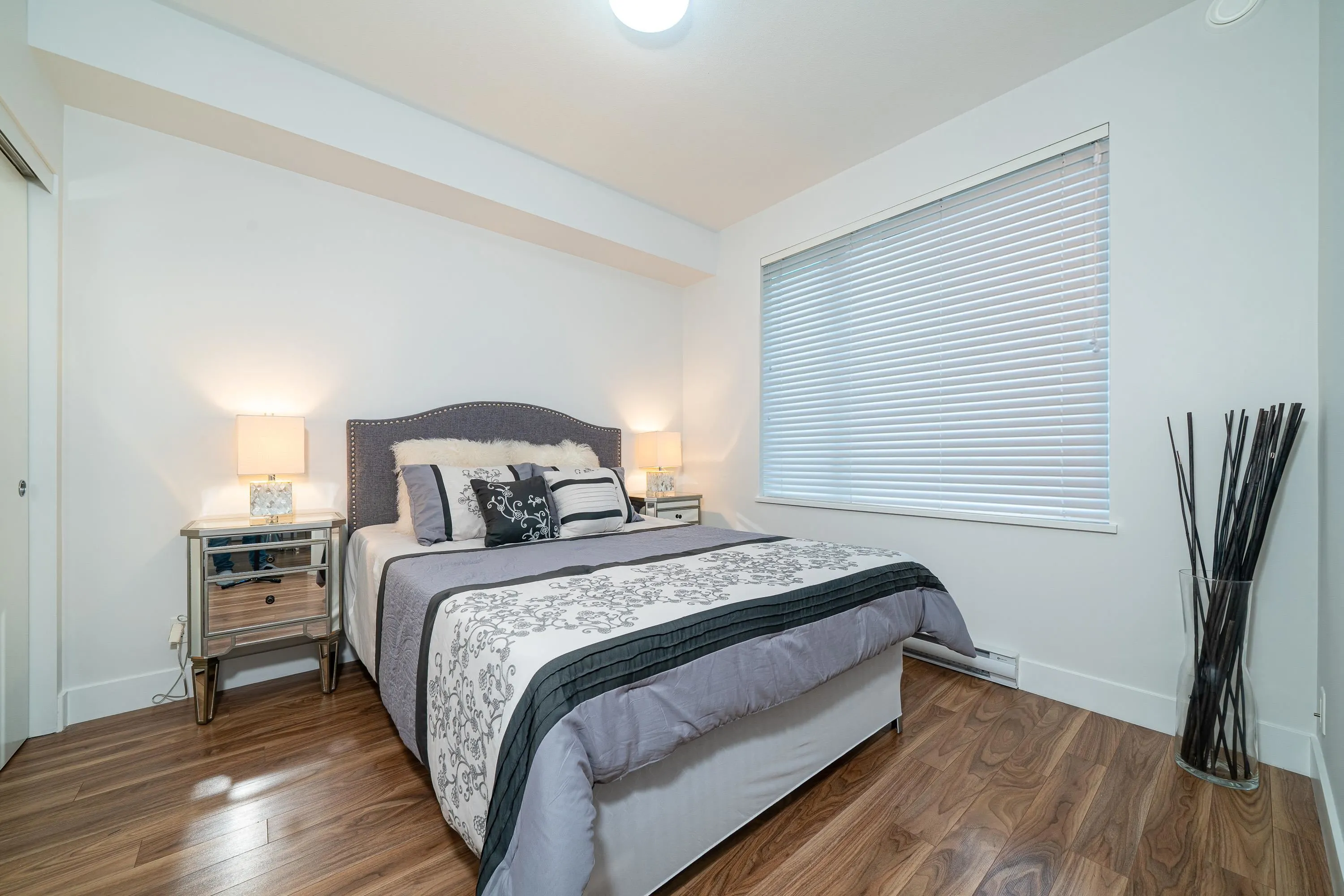 317 5355 Lane Street