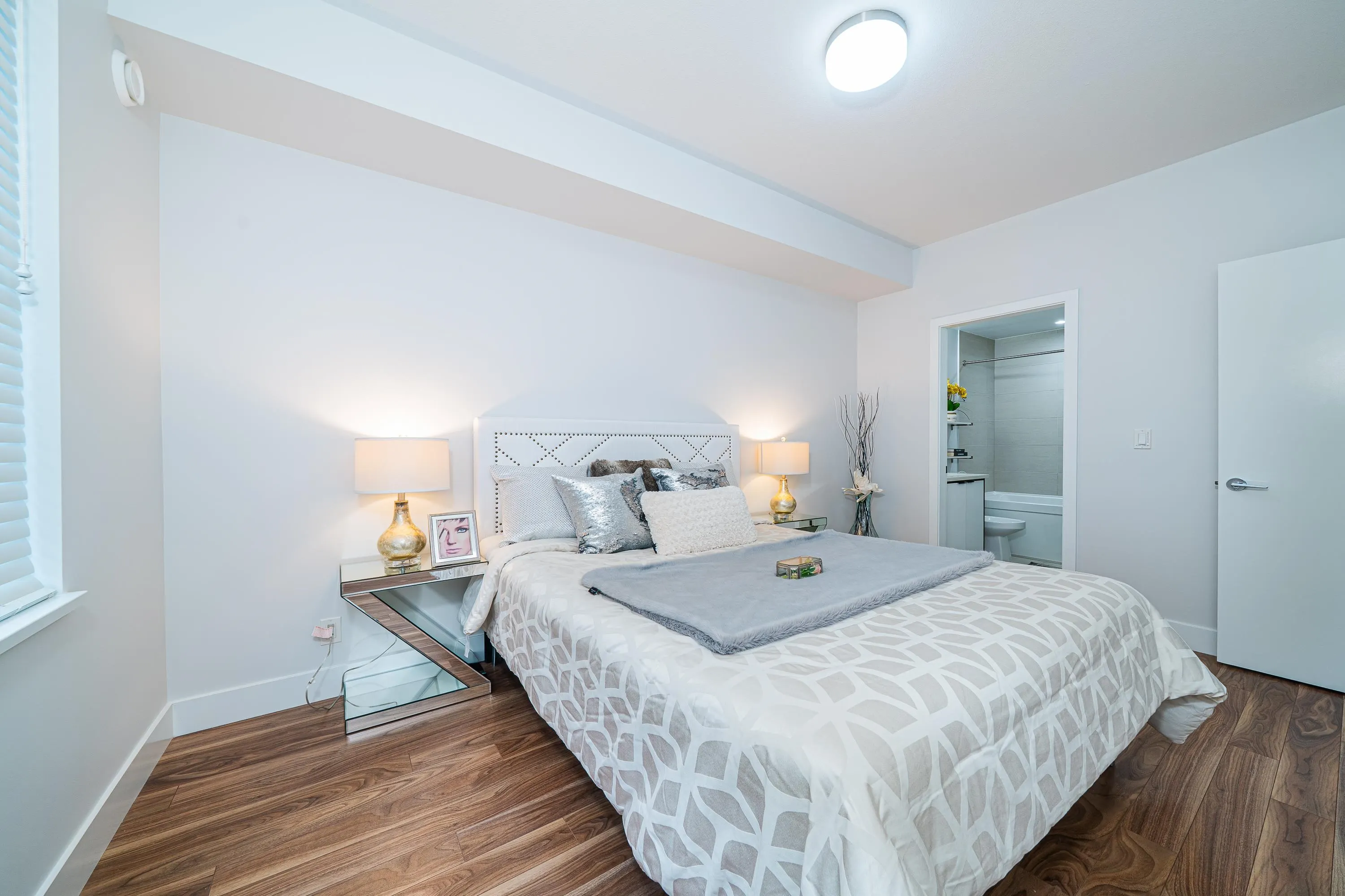 317 5355 Lane Street