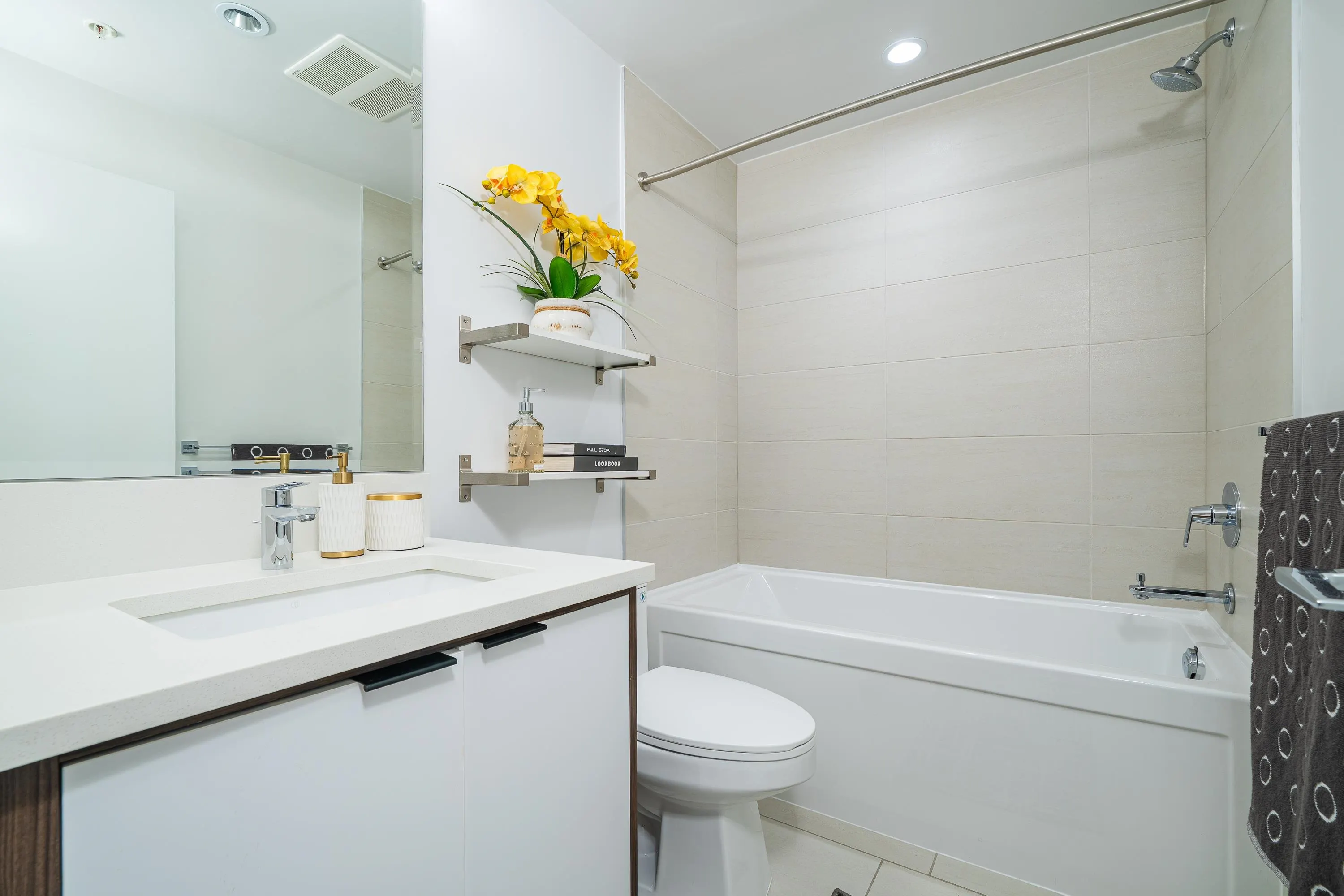 317 5355 Lane Street