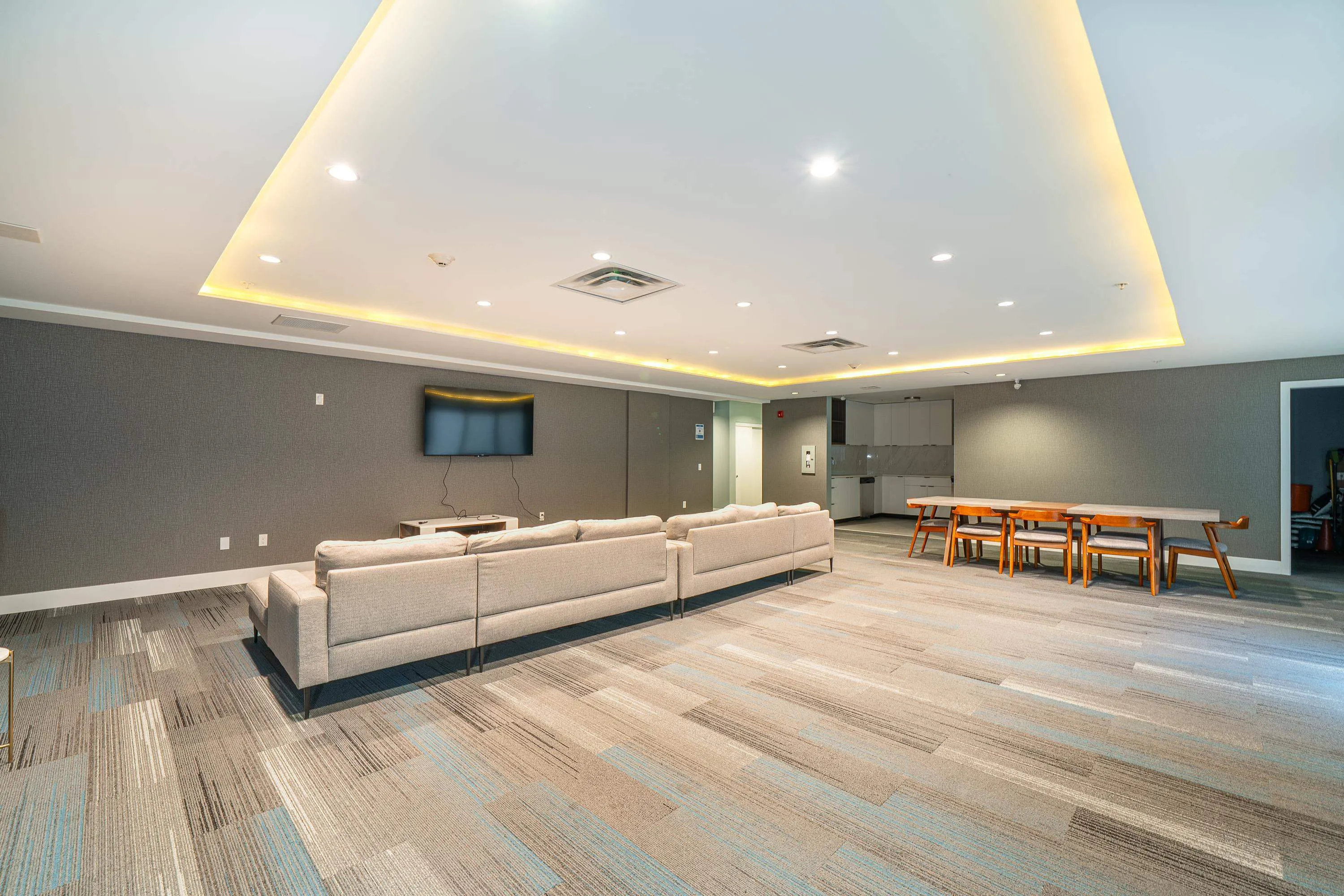 317 5355 Lane Street