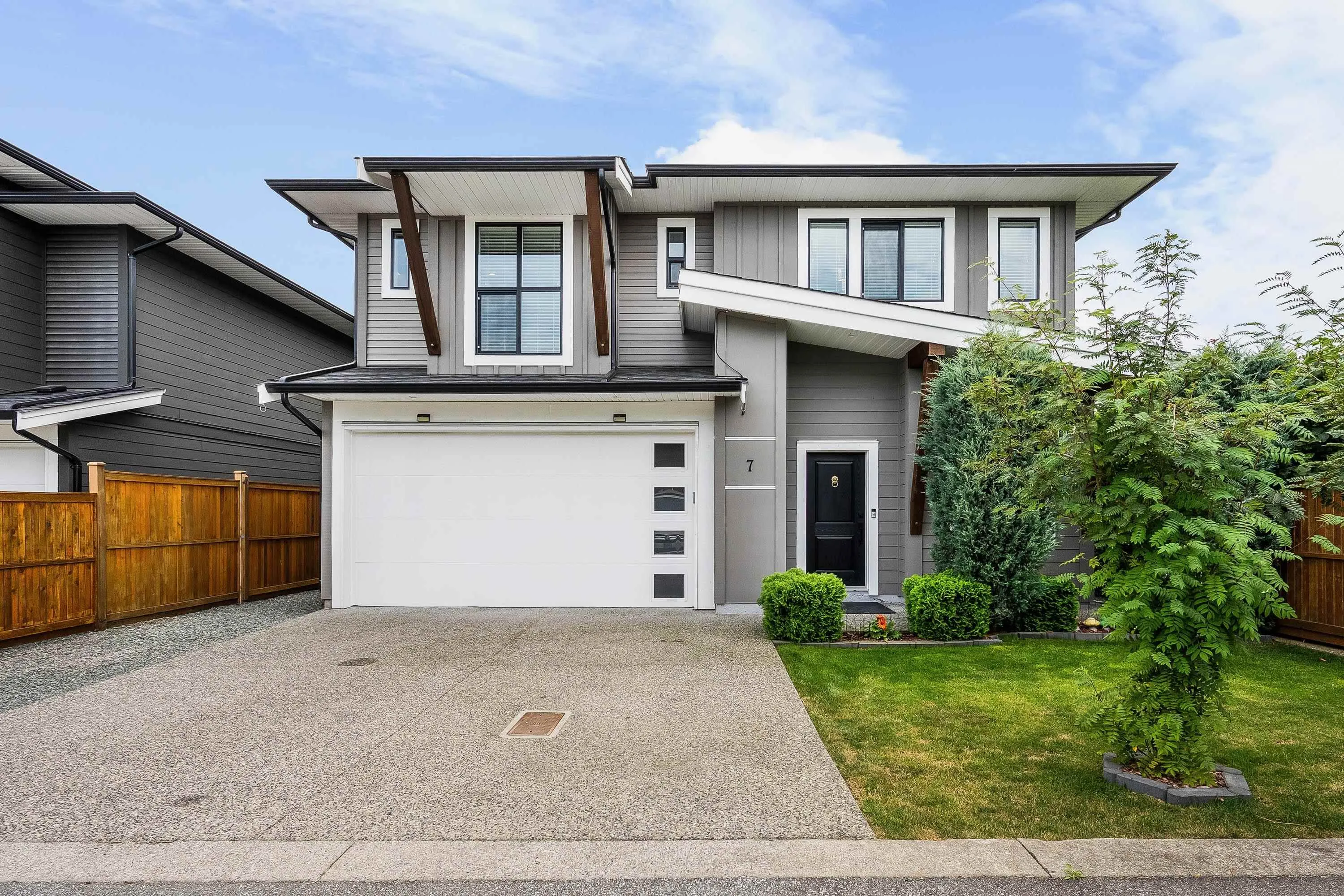 7 5665 Promontory Road