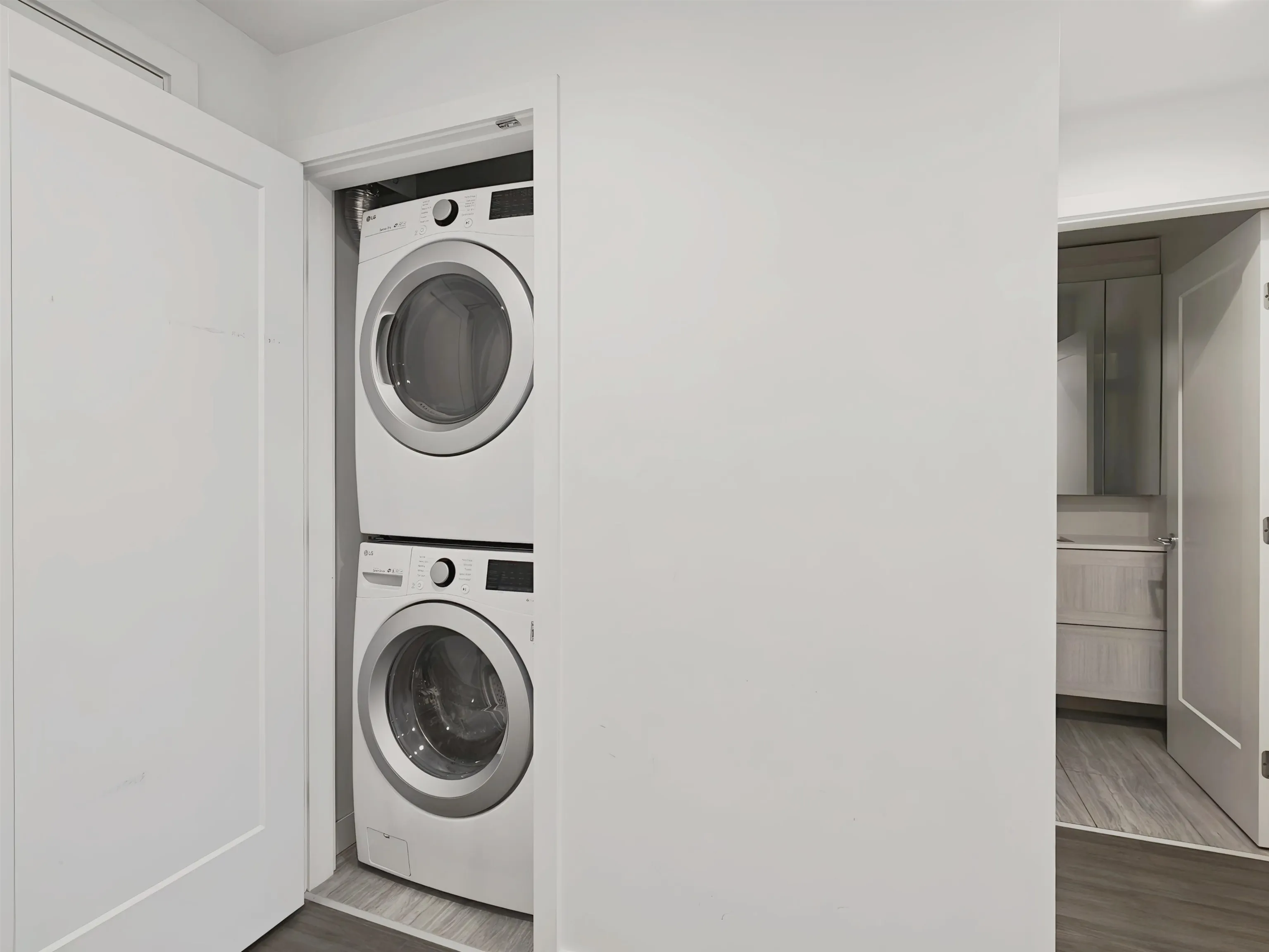 809 2311 Beta Avenue