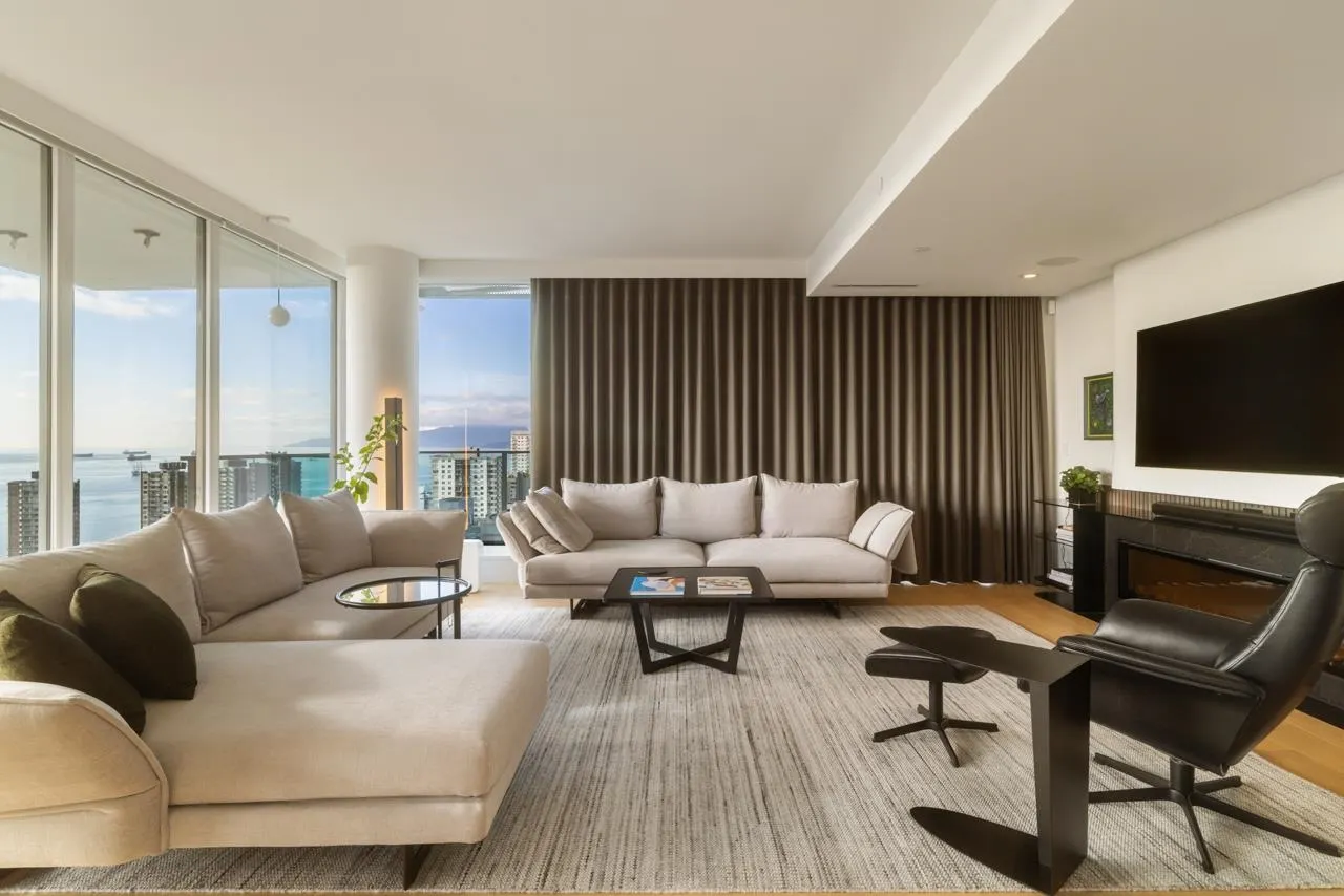 1704 1365 Davie Street