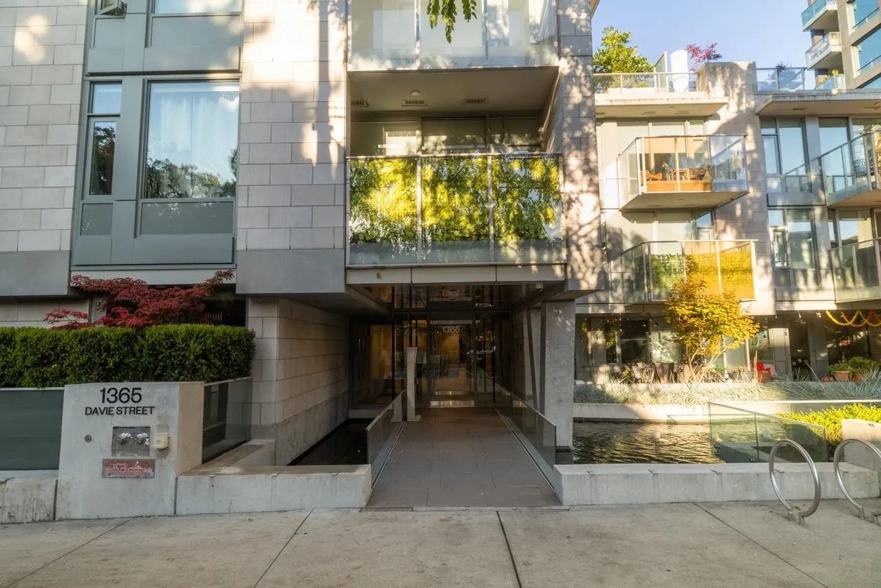 1704 1365 Davie Street