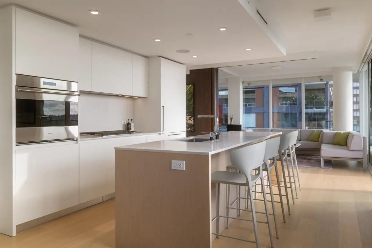 1704 1365 Davie Street