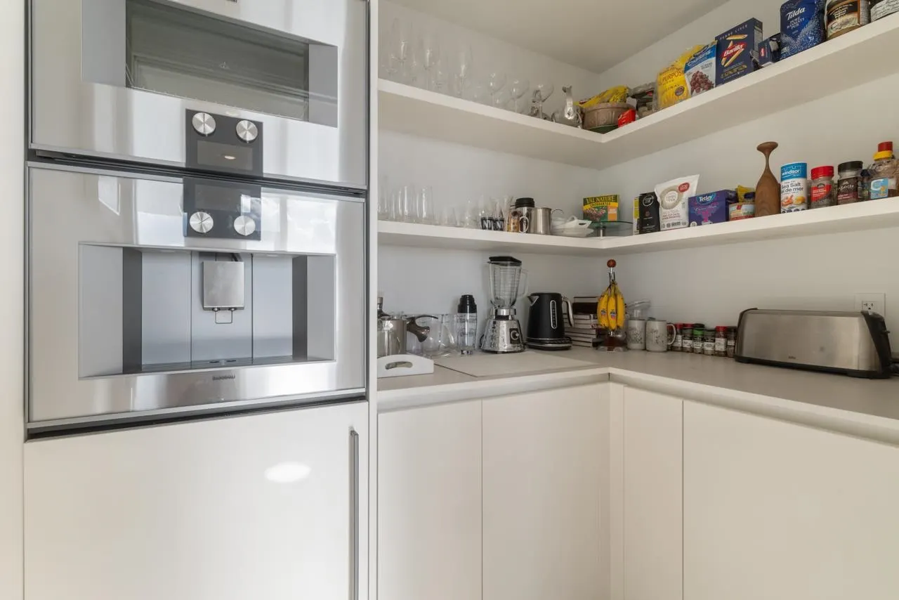 1704 1365 Davie Street