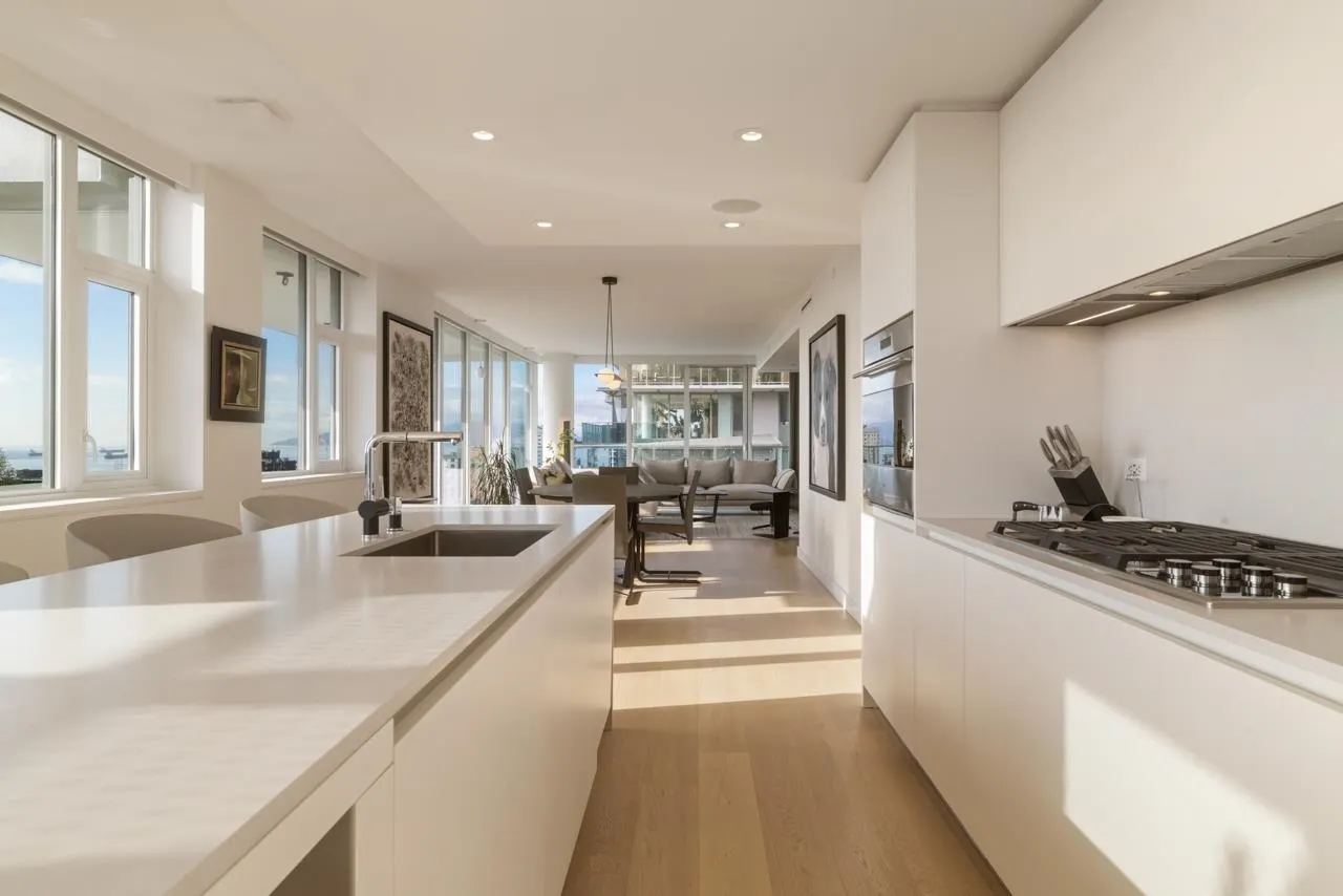 1704 1365 Davie Street