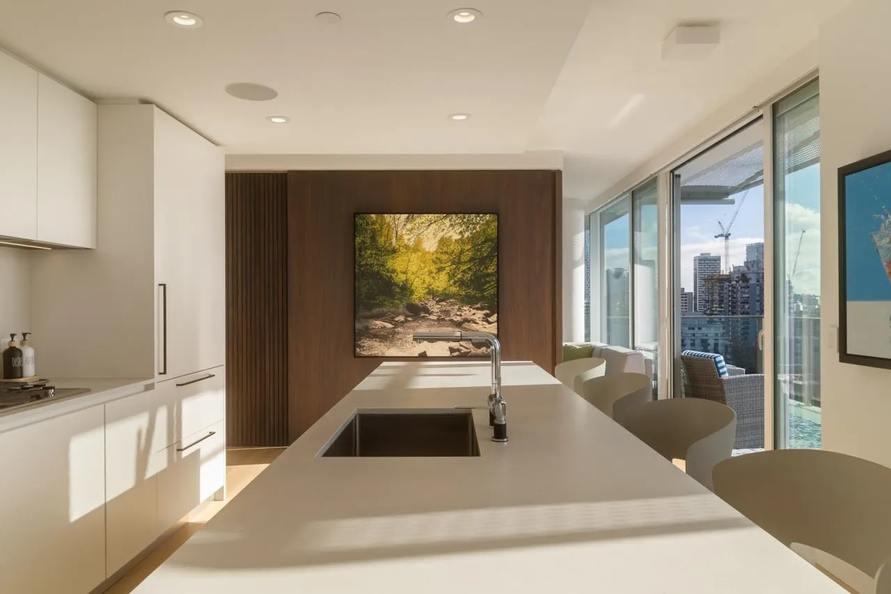 1704 1365 Davie Street