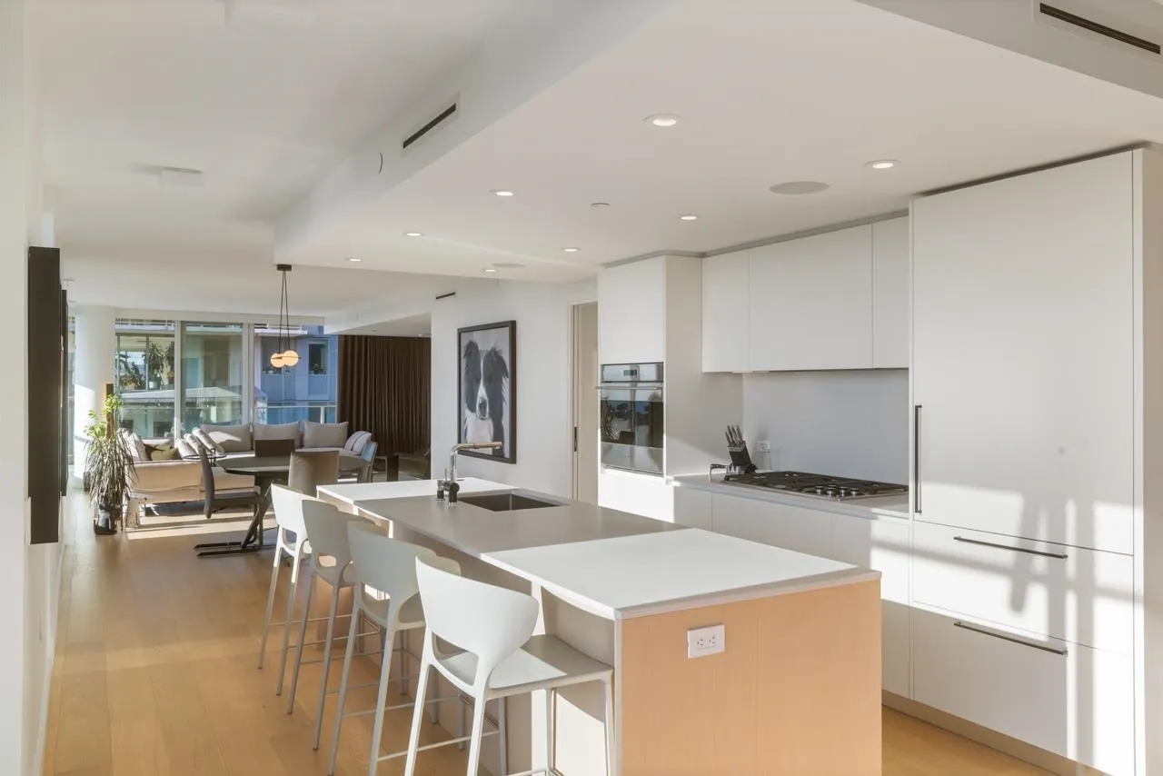 1704 1365 Davie Street