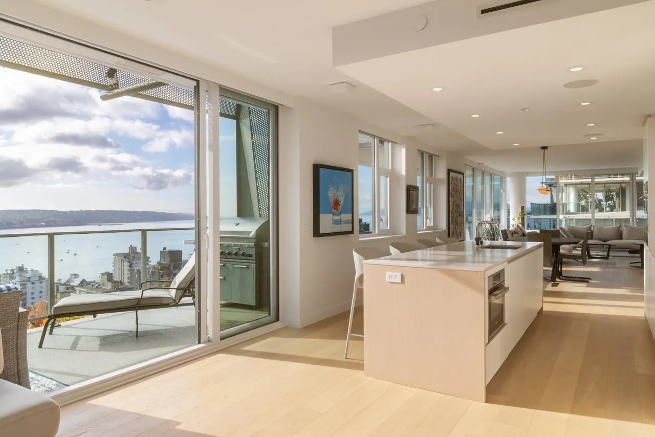 1704 1365 Davie Street