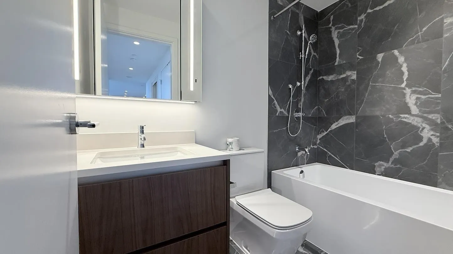 33xx 720 Farrow Street